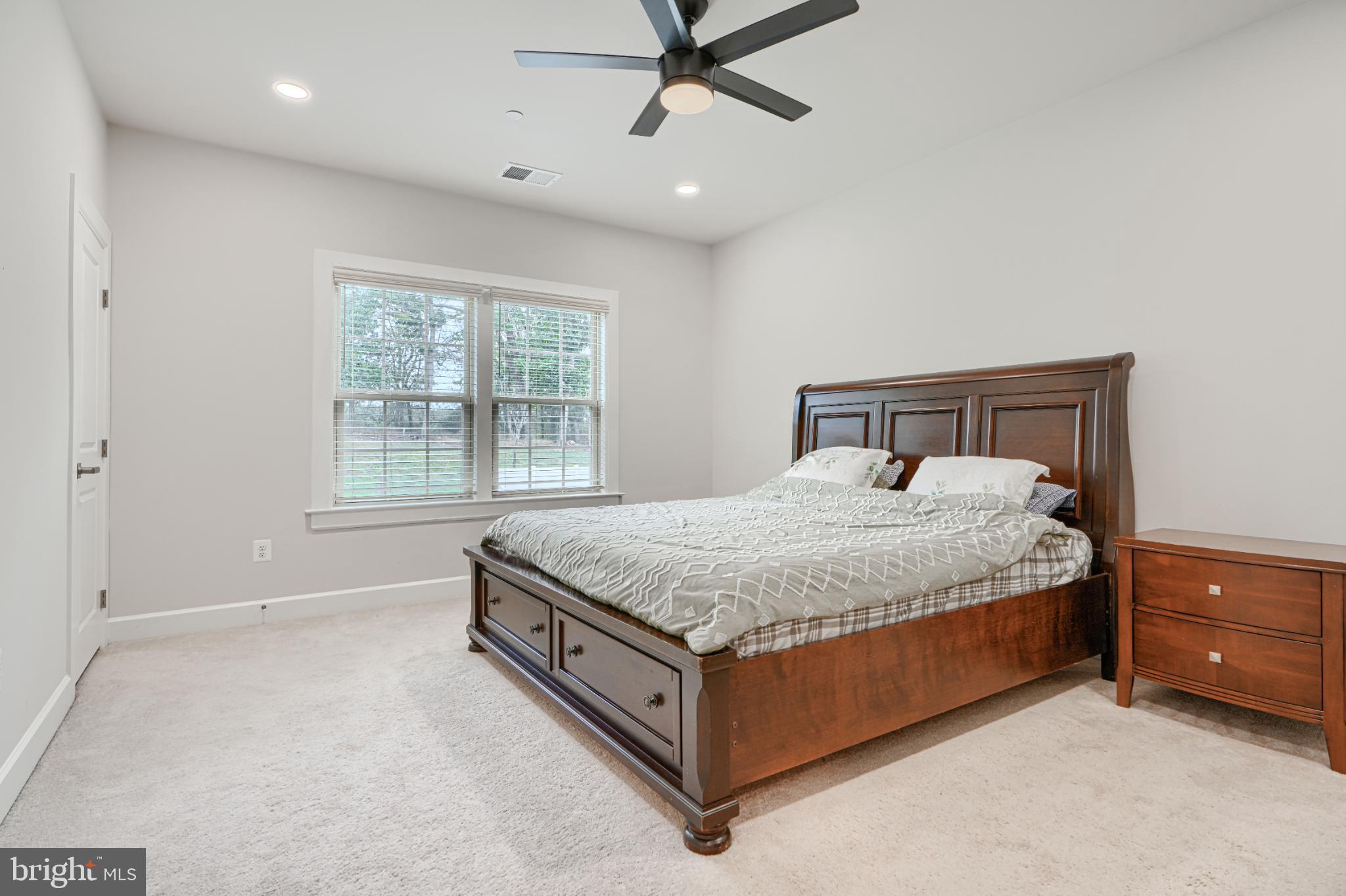 WOODRIDGE AT LAKE LINGANORE - Residential Lease