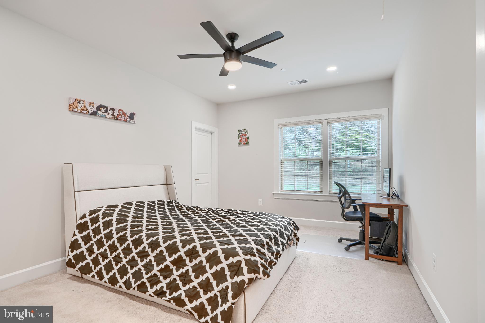 WOODRIDGE AT LAKE LINGANORE - Residential Lease