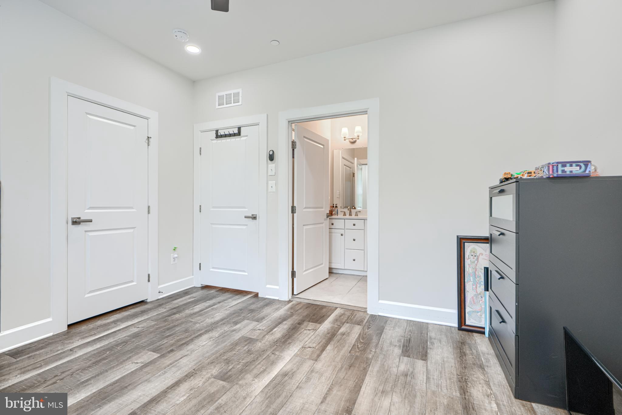 WOODRIDGE AT LAKE LINGANORE - Residential Lease