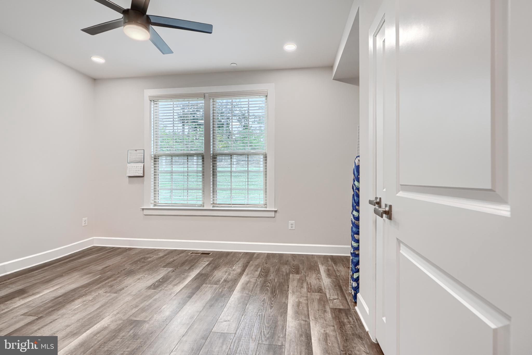 WOODRIDGE AT LAKE LINGANORE - Residential Lease