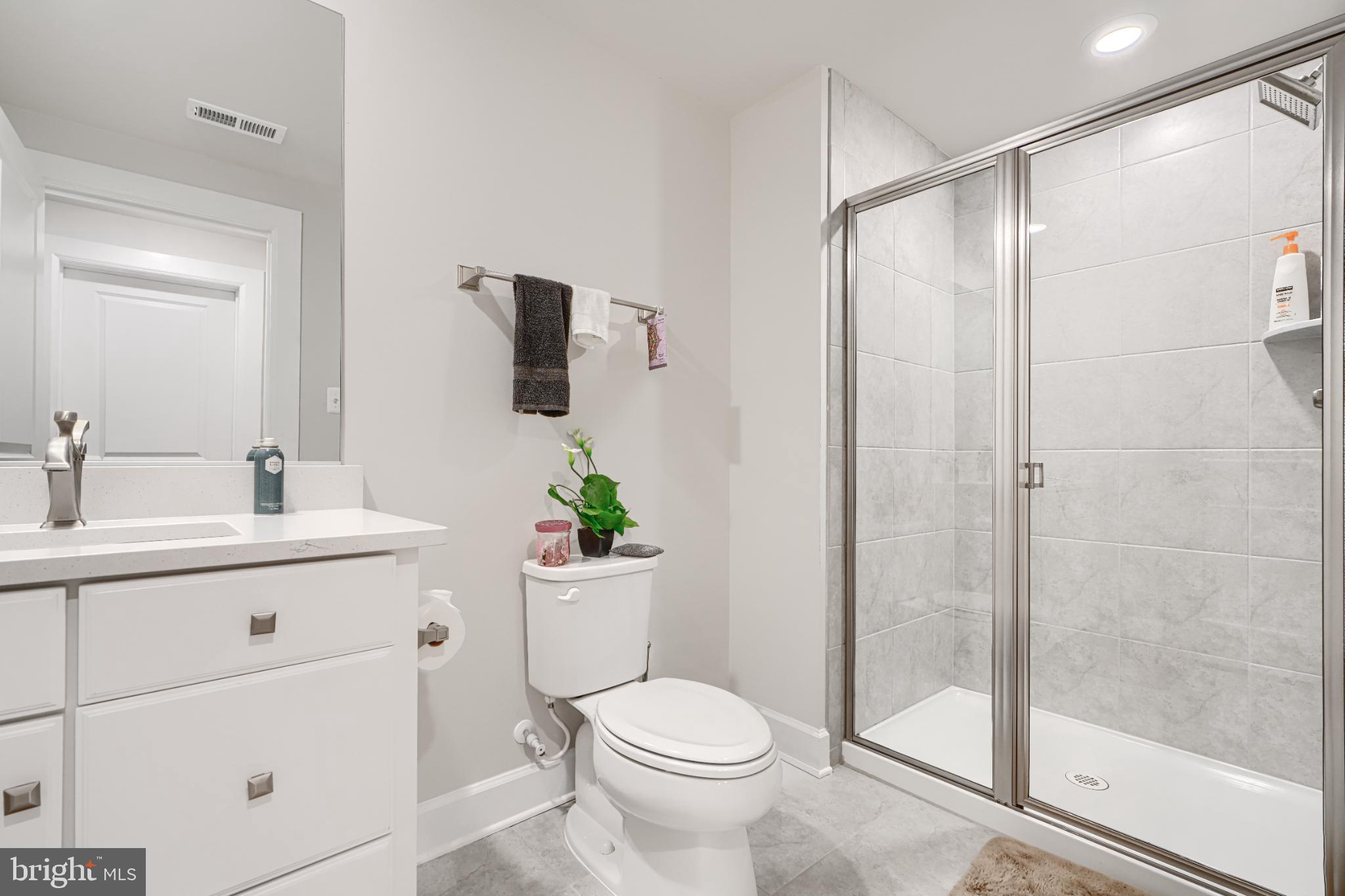 WOODRIDGE AT LAKE LINGANORE - Residential Lease