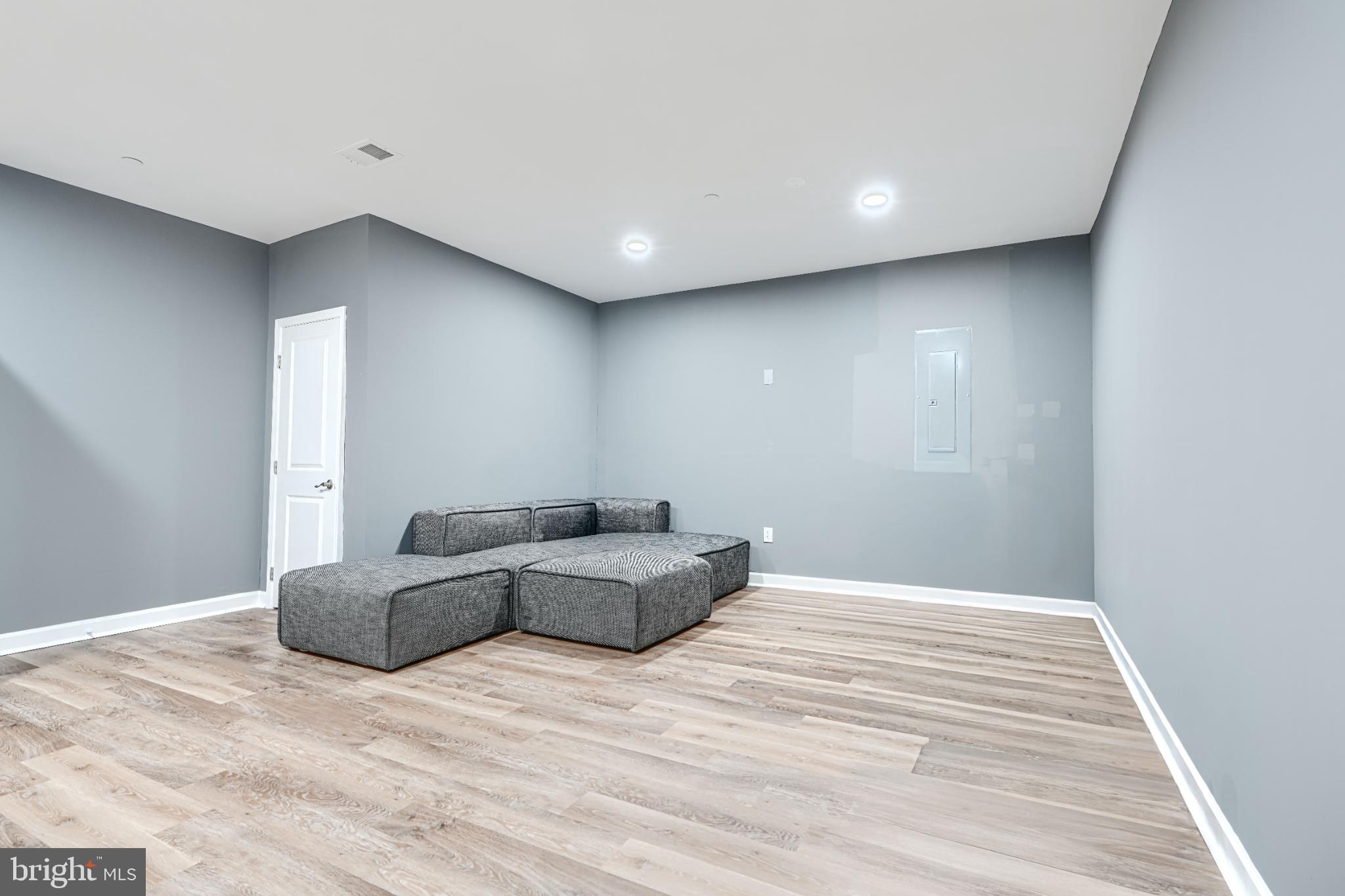 WOODRIDGE AT LAKE LINGANORE - Residential Lease