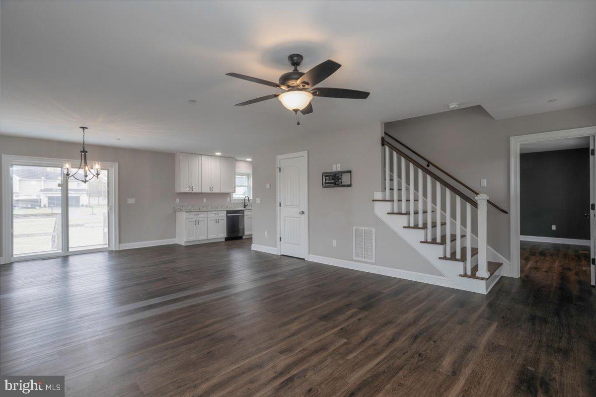 THE CROSSINGS AT EAST NEW MARKET - Residential