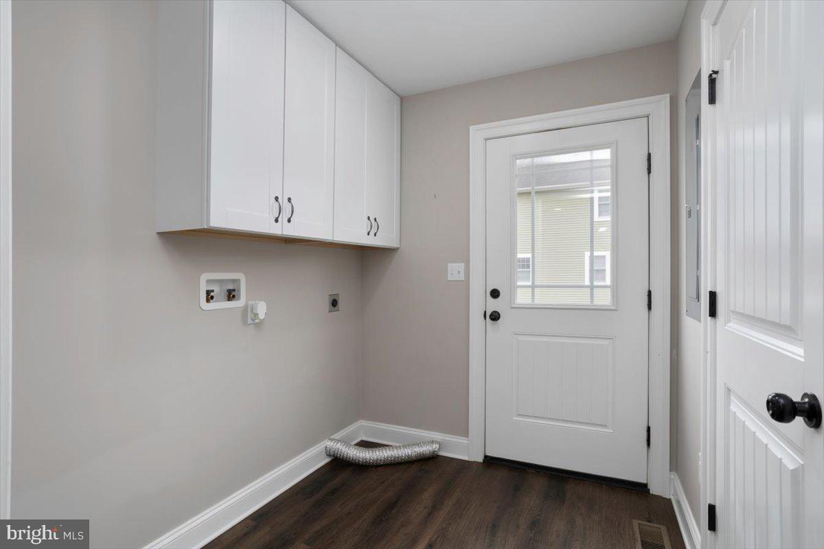 THE CROSSINGS AT EAST NEW MARKET - Residential