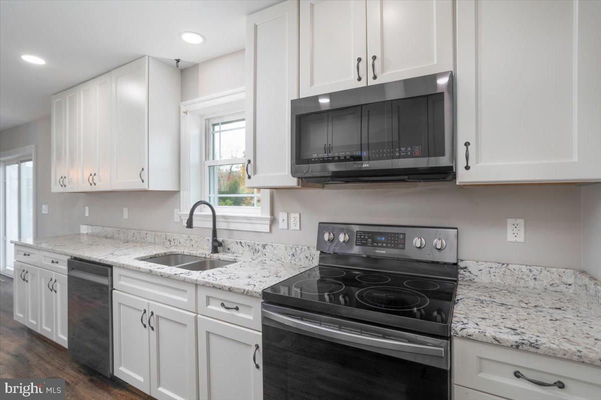 THE CROSSINGS AT EAST NEW MARKET - Residential