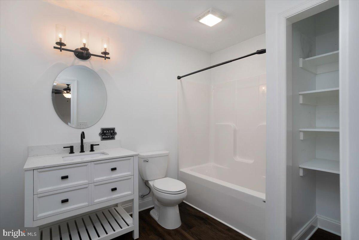 THE CROSSINGS AT EAST NEW MARKET - Residential