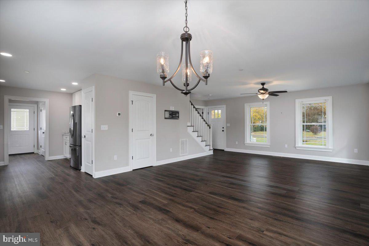 THE CROSSINGS AT EAST NEW MARKET - Residential