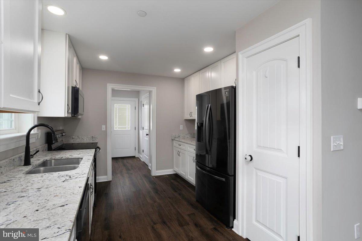 THE CROSSINGS AT EAST NEW MARKET - Residential