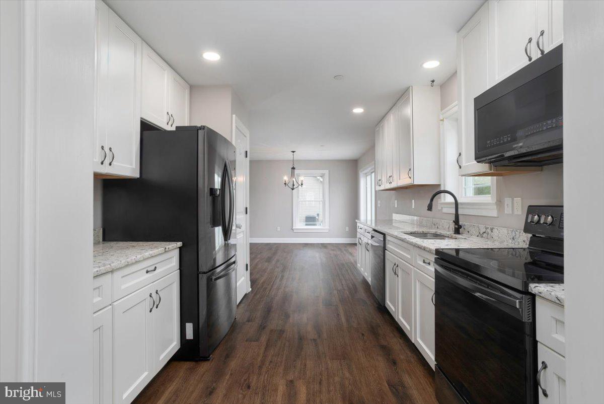 THE CROSSINGS AT EAST NEW MARKET - Residential