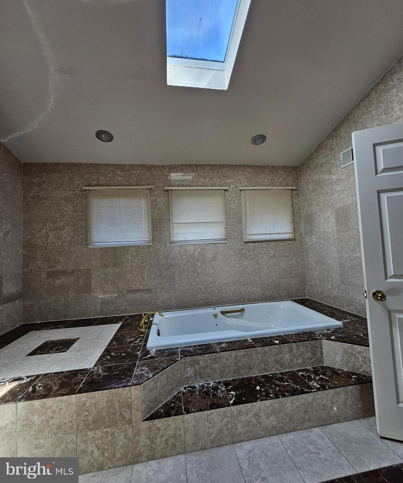 KENWOOD PARK - Residential