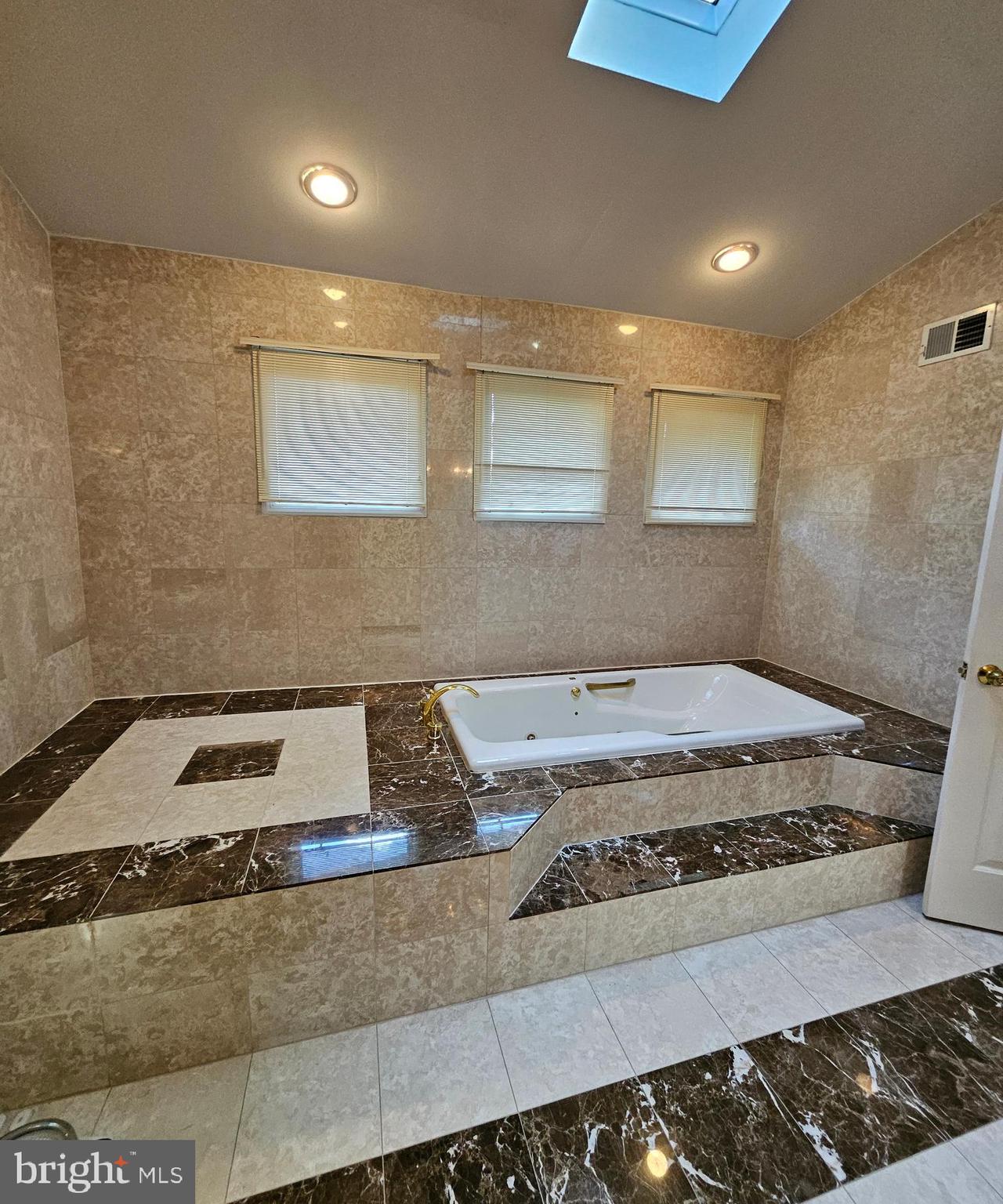 KENWOOD PARK - Residential