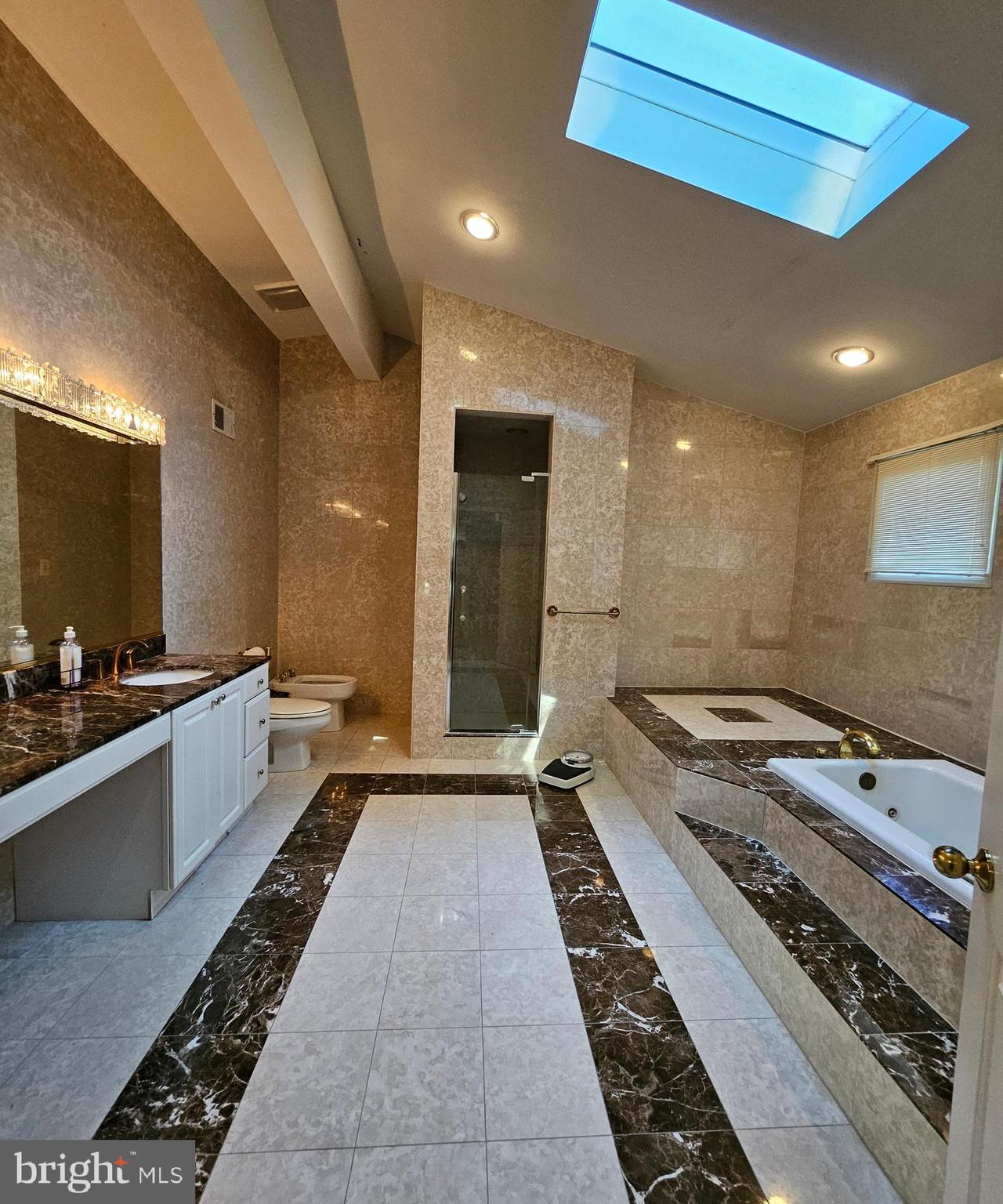 KENWOOD PARK - Residential