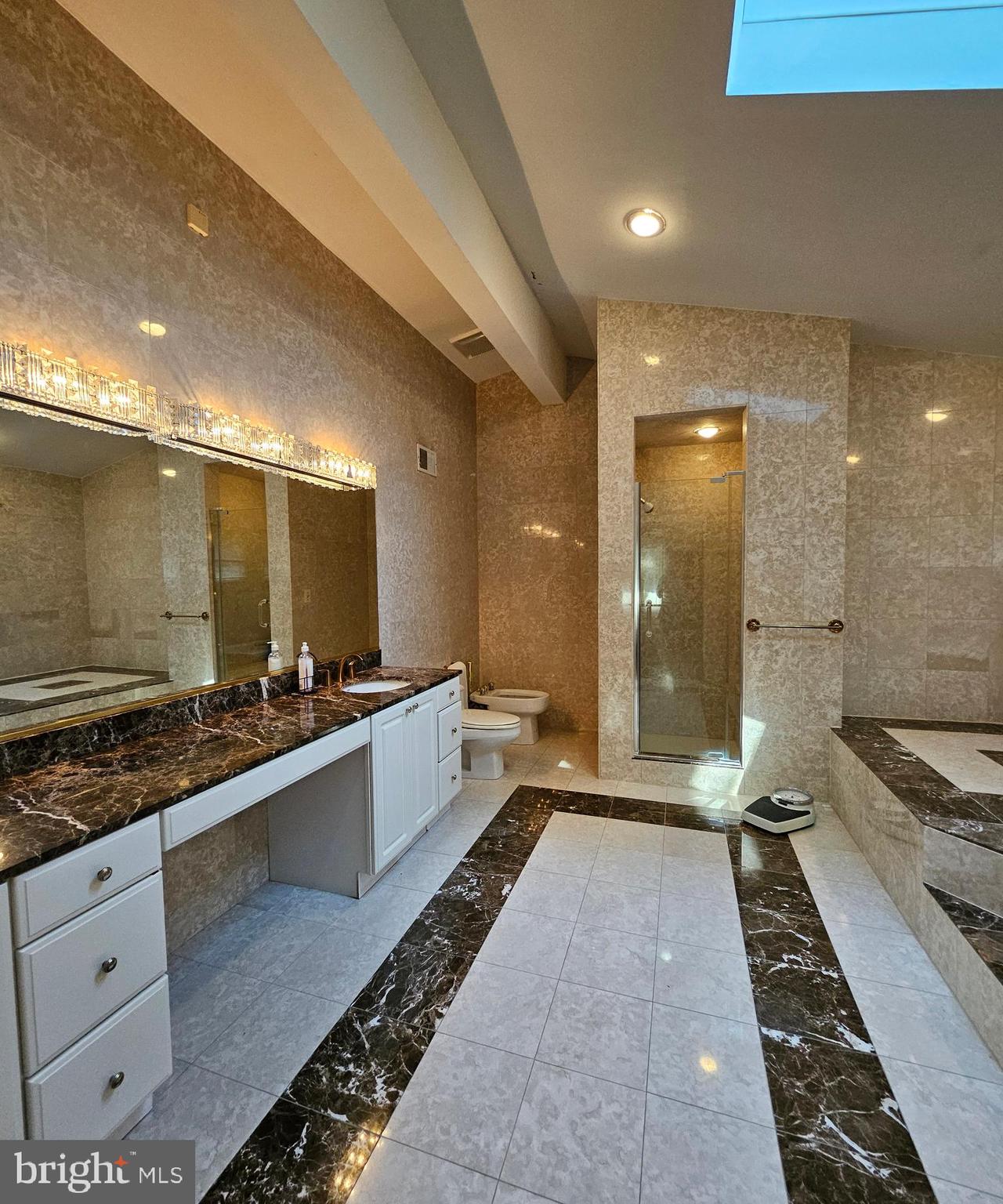 KENWOOD PARK - Residential