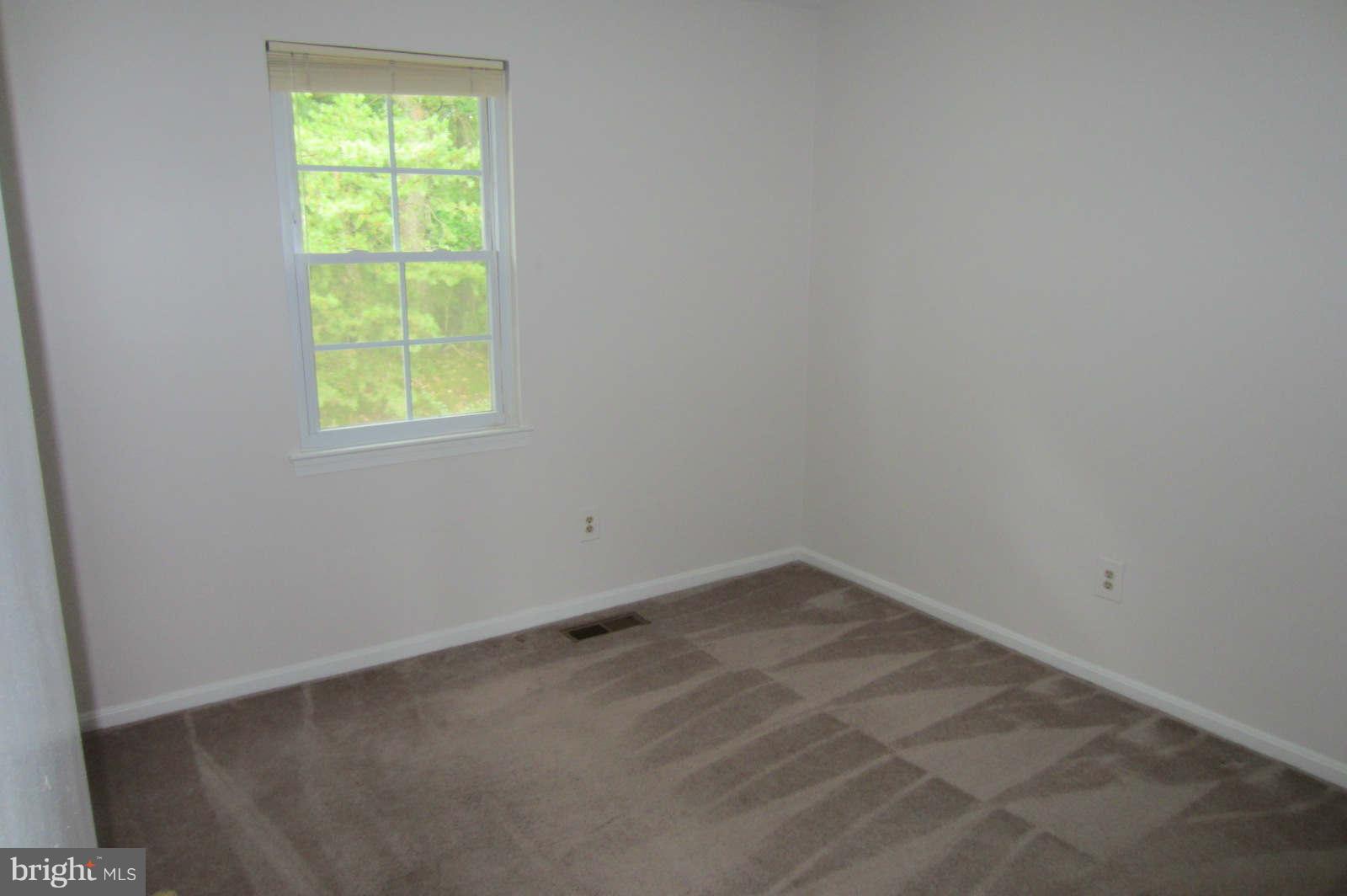 PINEWOOD STATION - Residential Lease