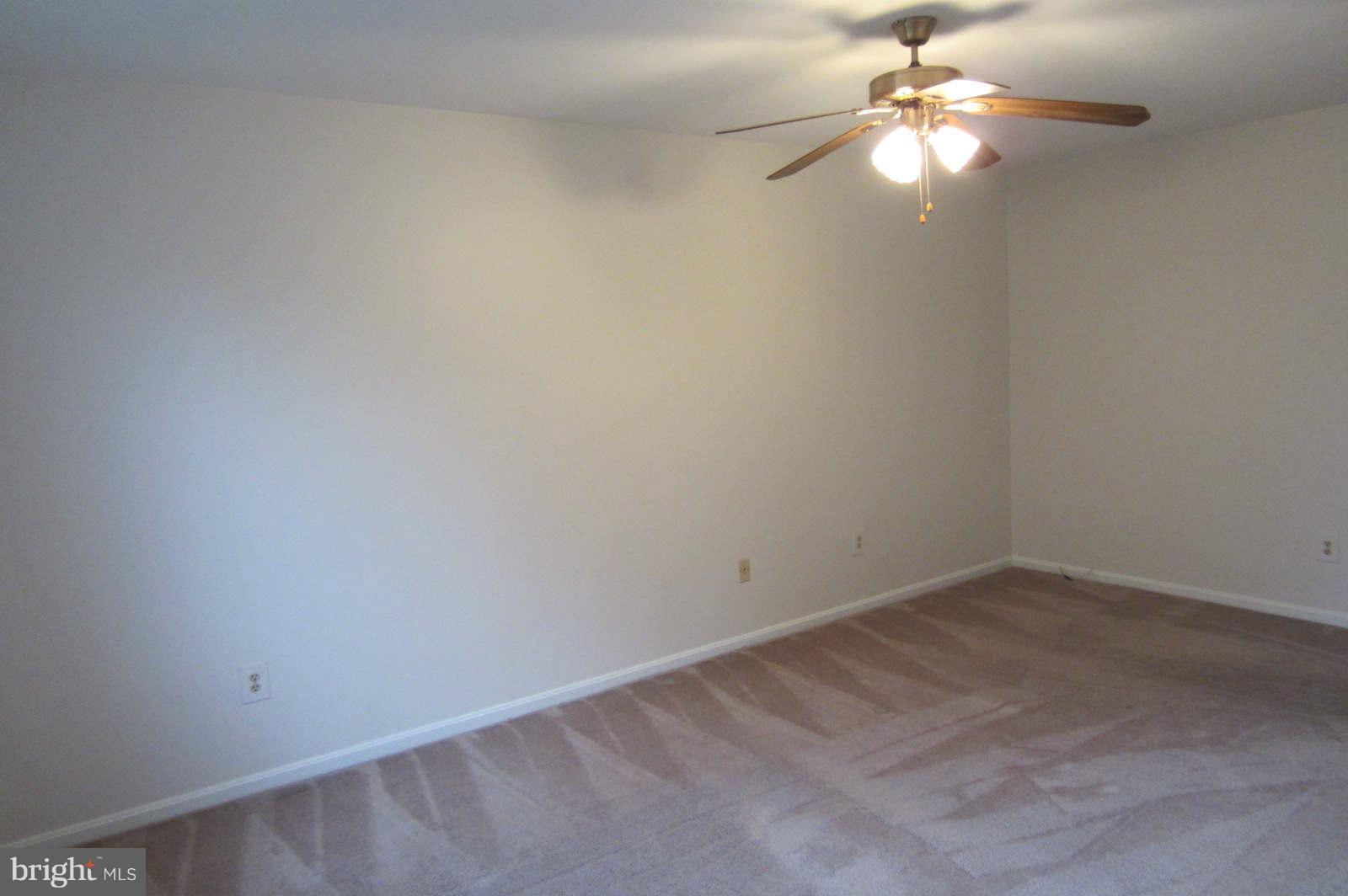 PINEWOOD STATION - Residential Lease