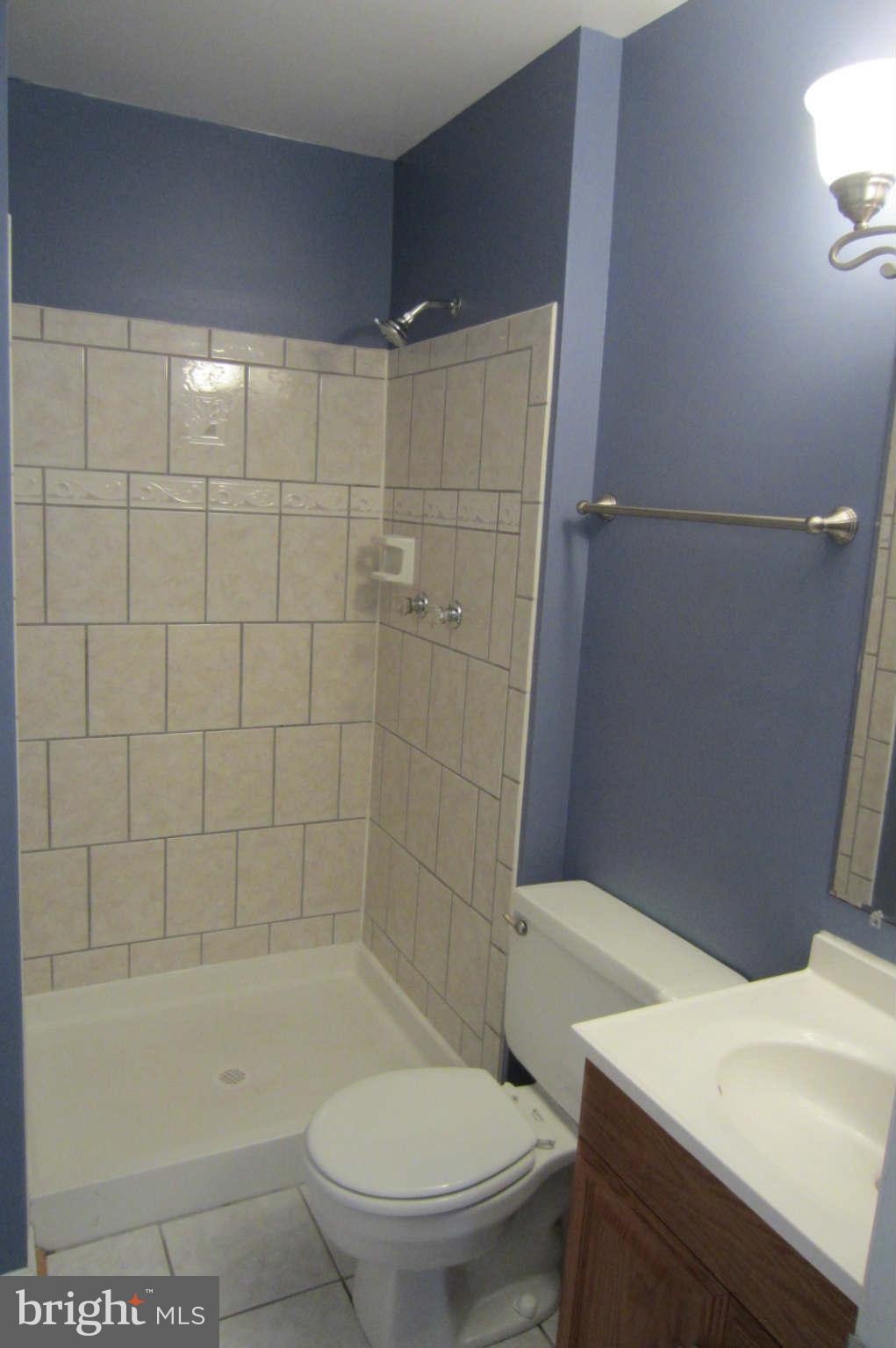 PINEWOOD STATION - Residential Lease