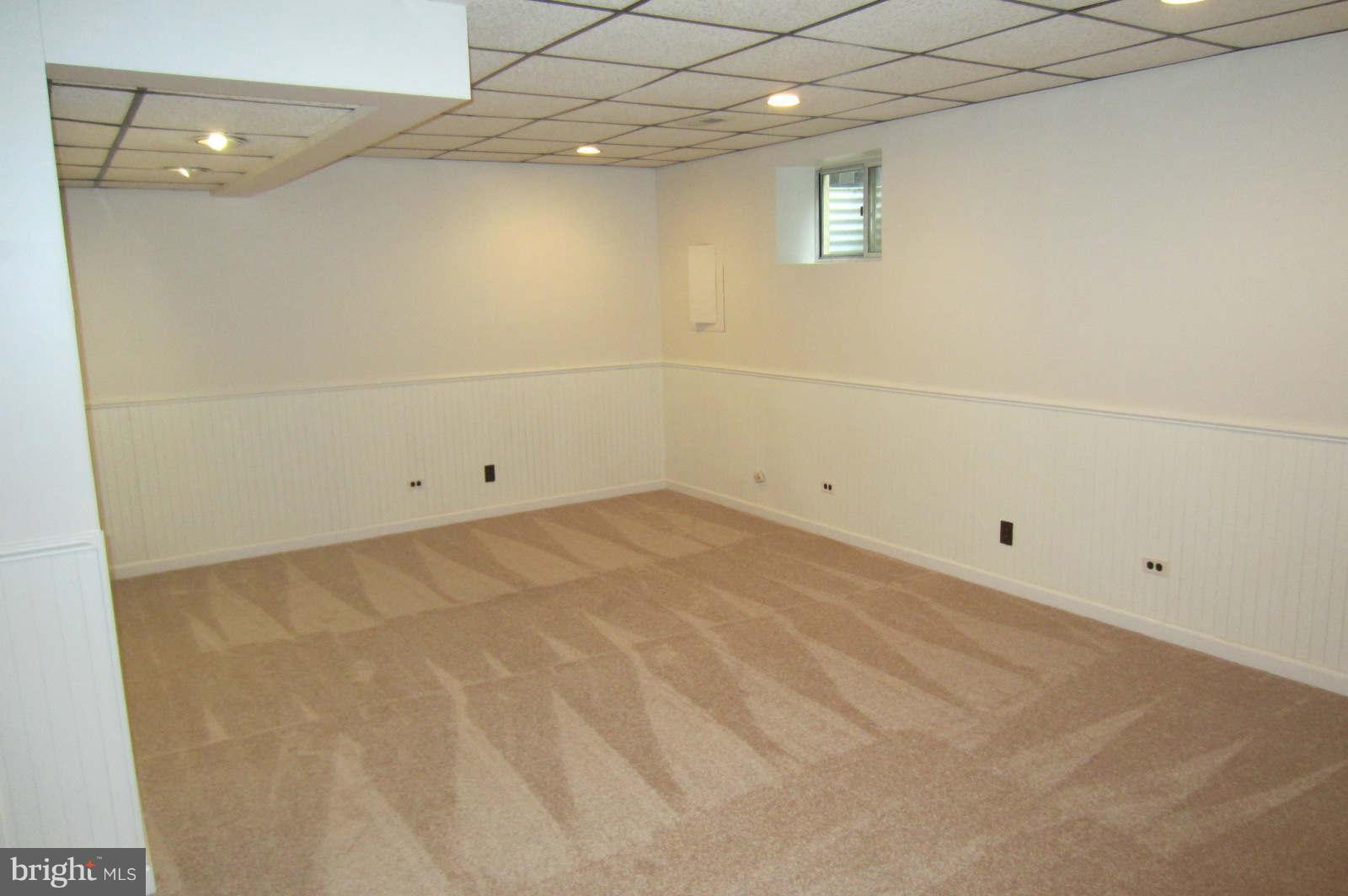 PINEWOOD STATION - Residential Lease