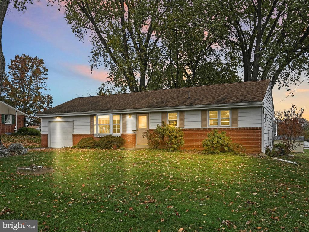 Photo of 327 Homecrest Drive, Willow Street, PA 17584 (MLS # PALA2043156)