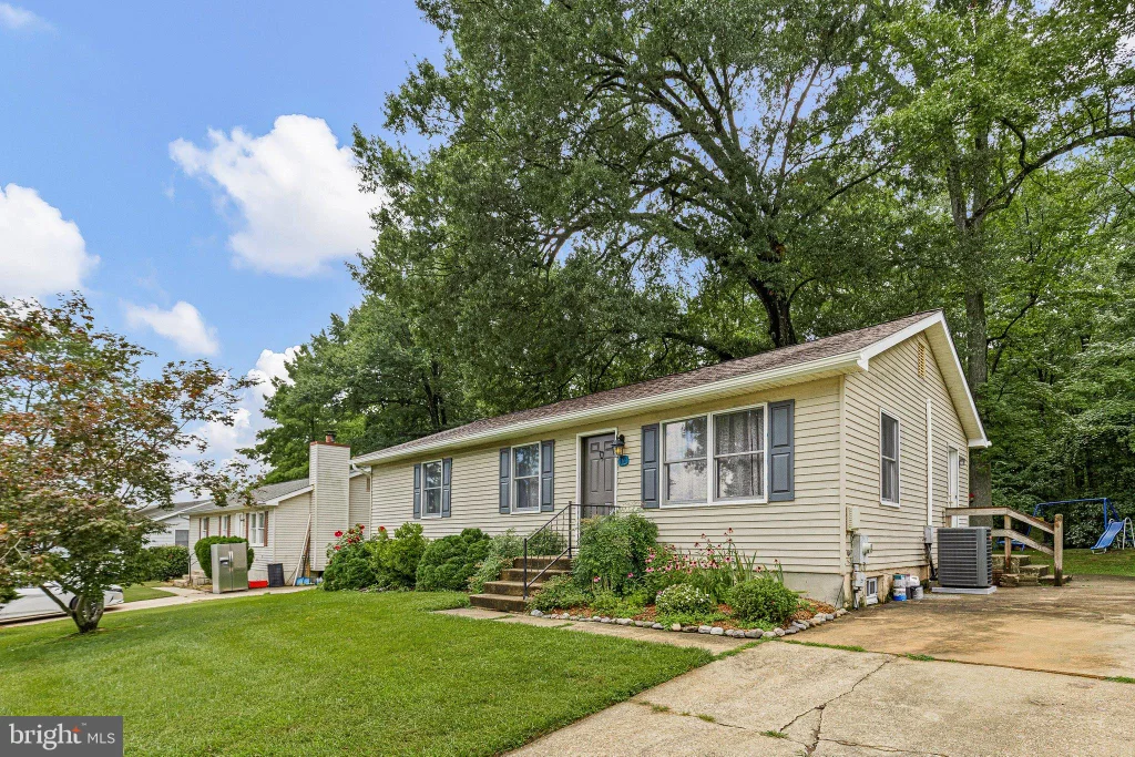 12 Garvey Lane, Newark, DE 19702