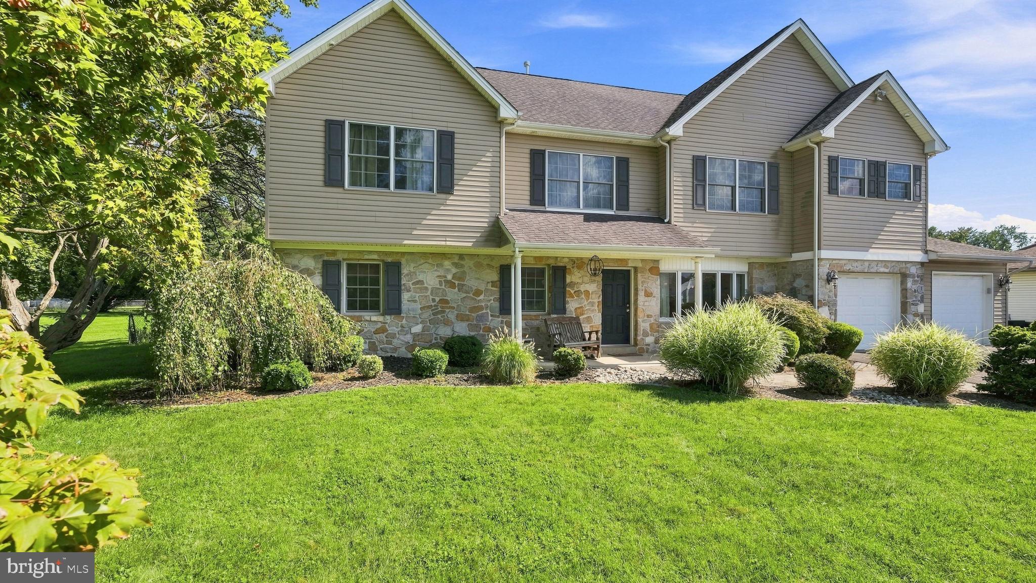 539 FAIRHILL DRIVE