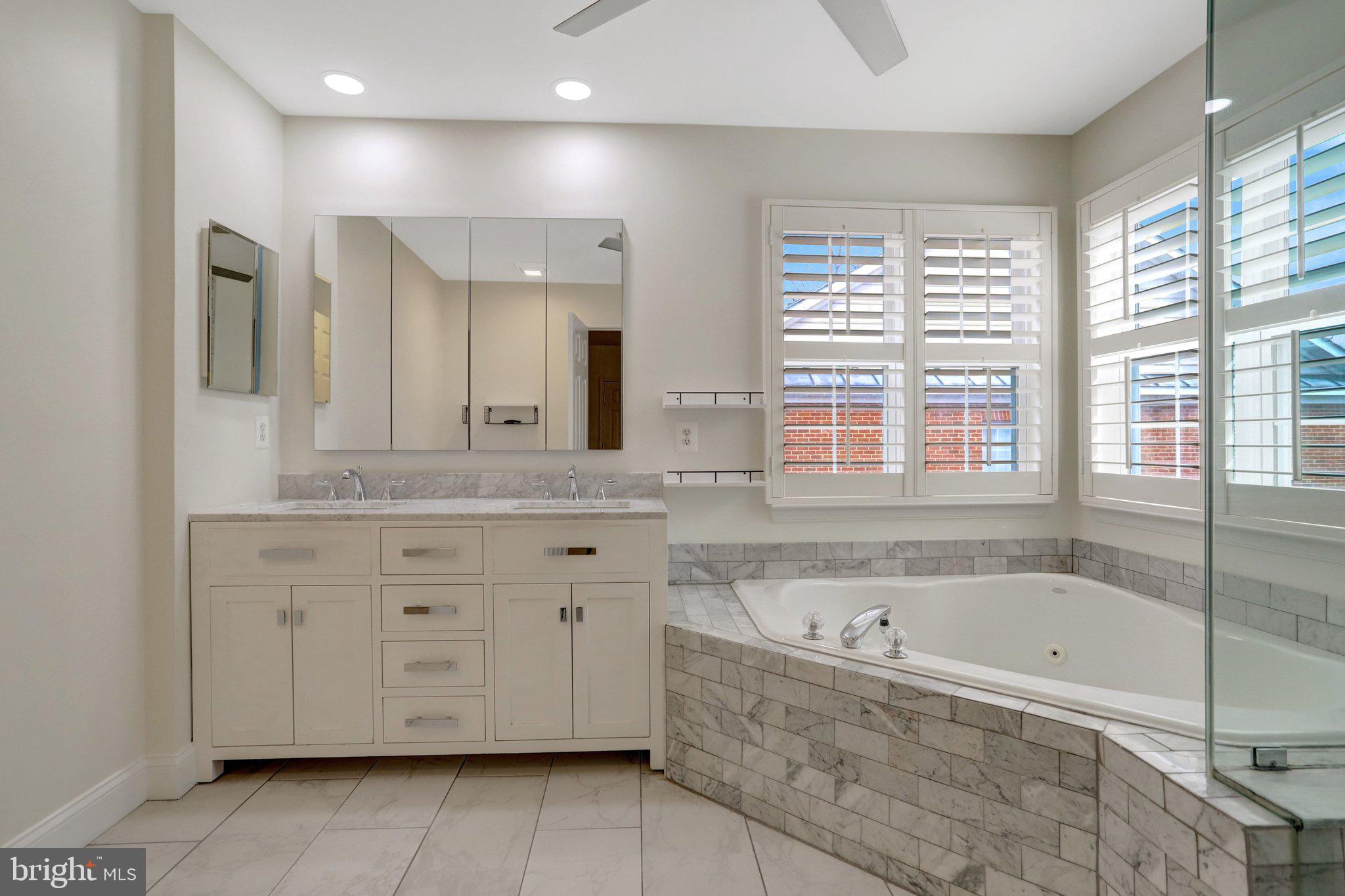 KINGSTOWNE - Residential