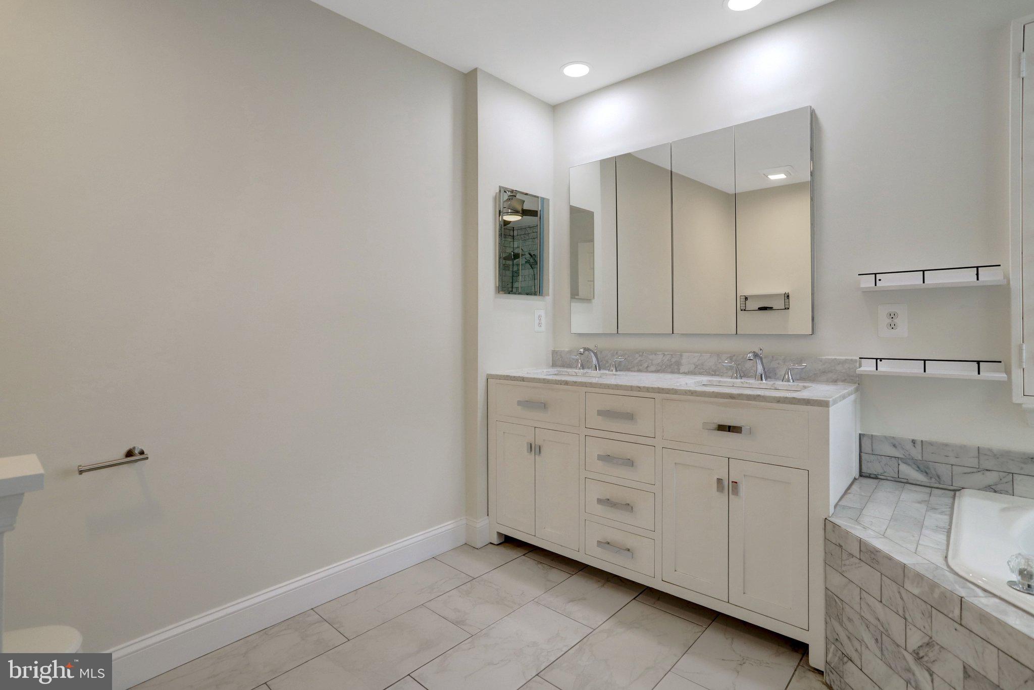 KINGSTOWNE - Residential