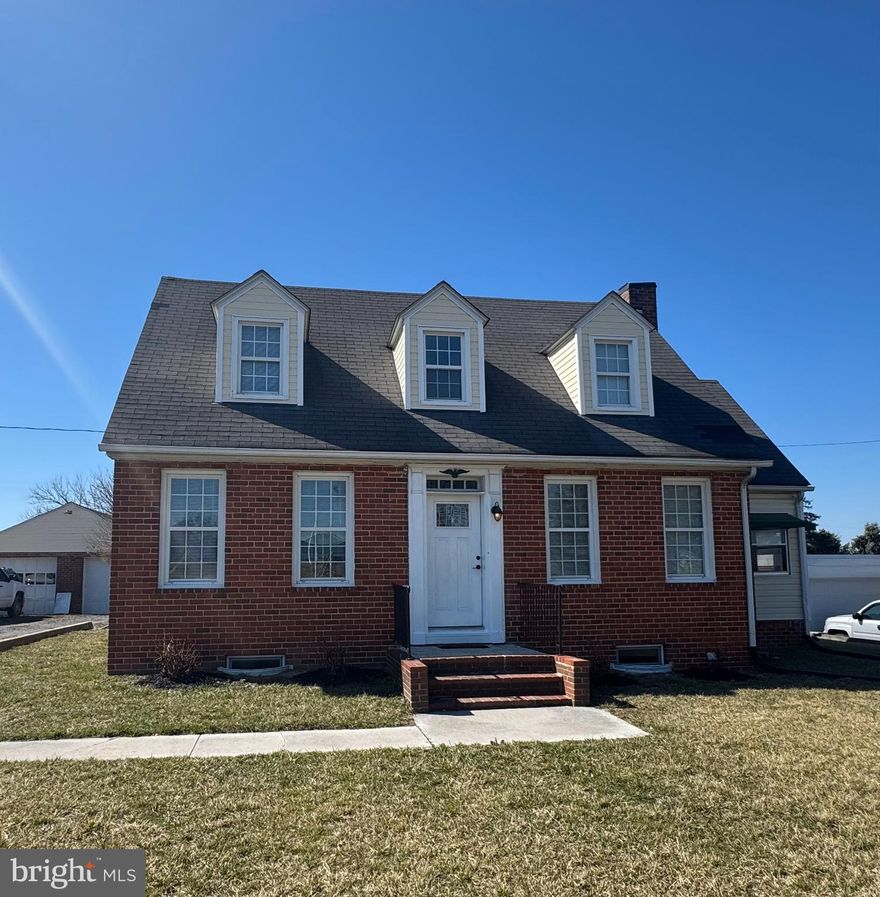 3 Bed/1.5 Bath, brick home. Perfectly located for commuters and close to downtown Winchester, Jim Barnett Park, Costco and Shenandoah University
 Oversized one-car garage and full basement with a washer and dryer. Unfinished area for extra storage.

Landlord would like payment in the form of a cashiers check.** Landlord is flexible with credit scores & pets. . ** **620+ credit scores required for all tenants 18+ years with recent, detailed credit report provided by potential tenant.  W2's, background and job history to be checked.  Security deposit and first month's rent due. No smoking, no exceptions. One small pet may be acceptable with a pet deposit of $300. Available 3/15/25.