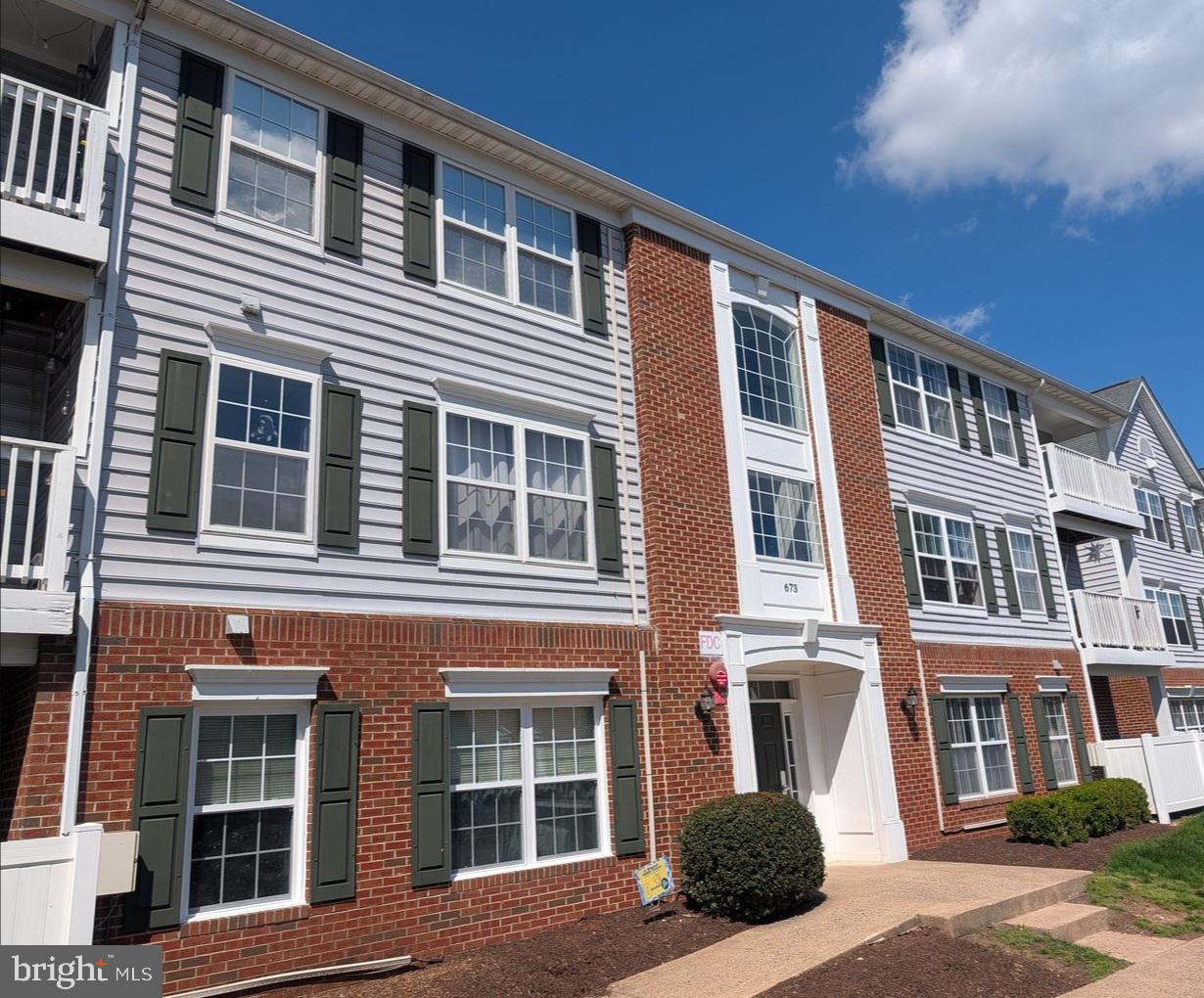 673 CONSTELLATION SQUARE SE J