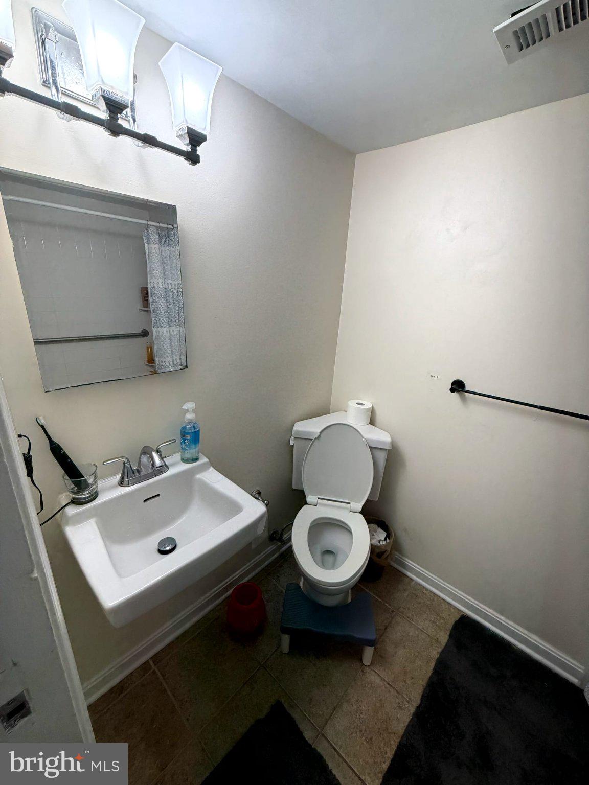 KEENE MILL WOODS - Residential