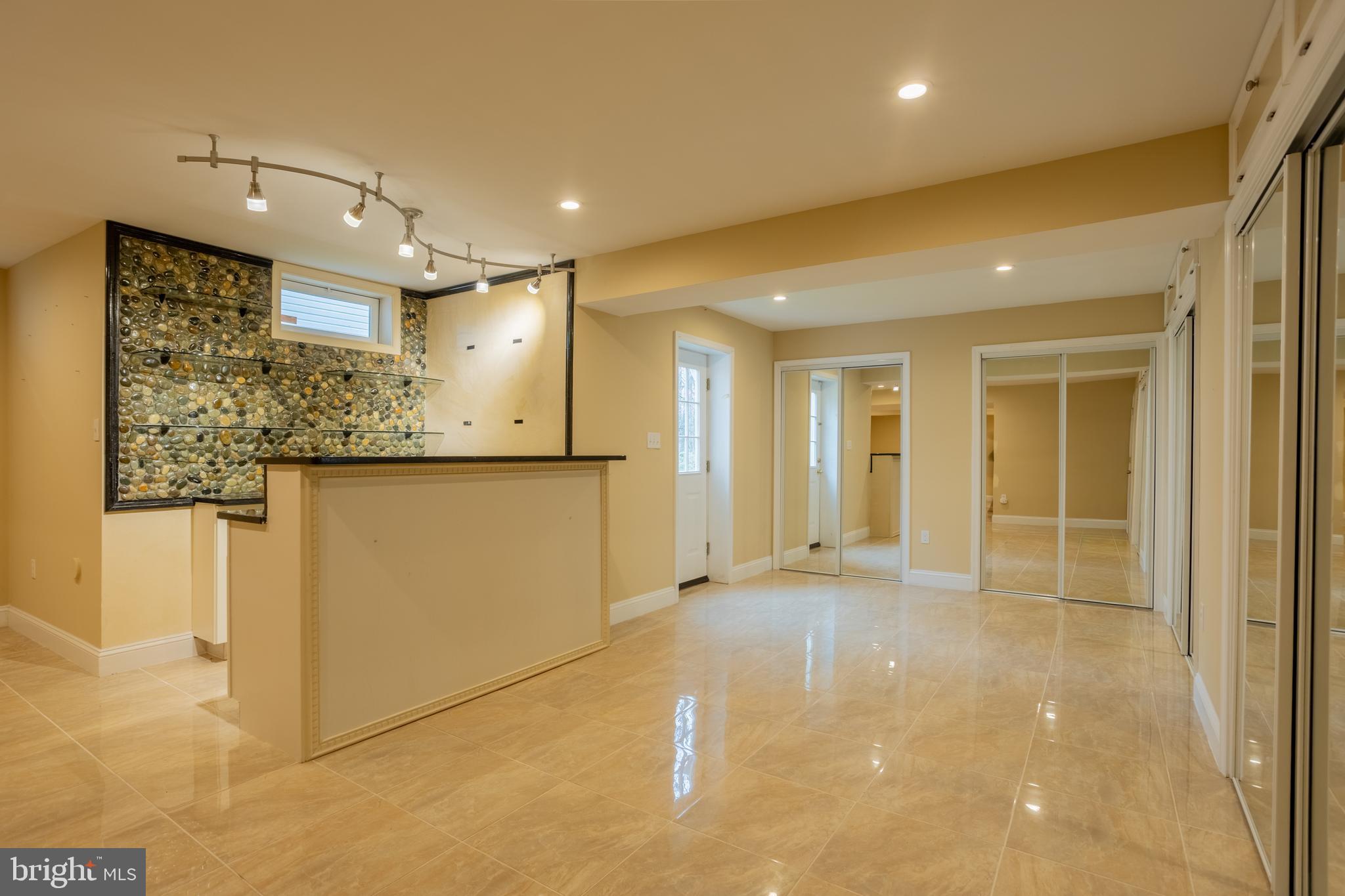 VILLAGES OF DORCHESTER - Residential