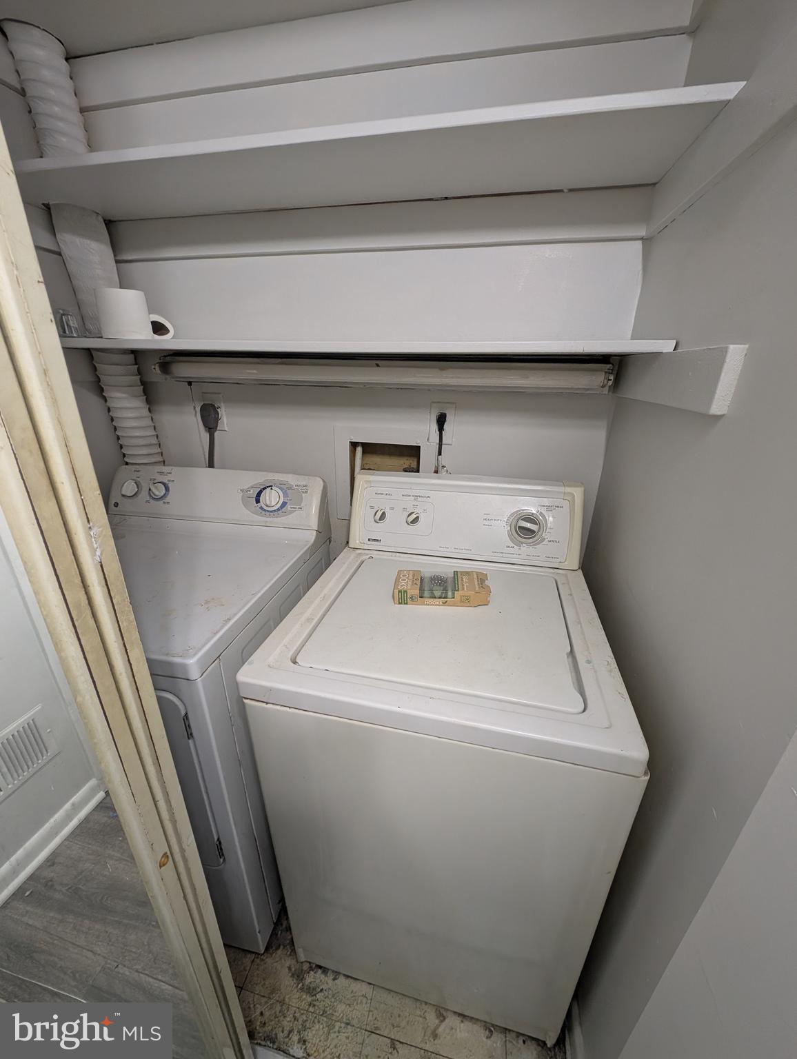 ASHLAND MEWS - Residential Lease