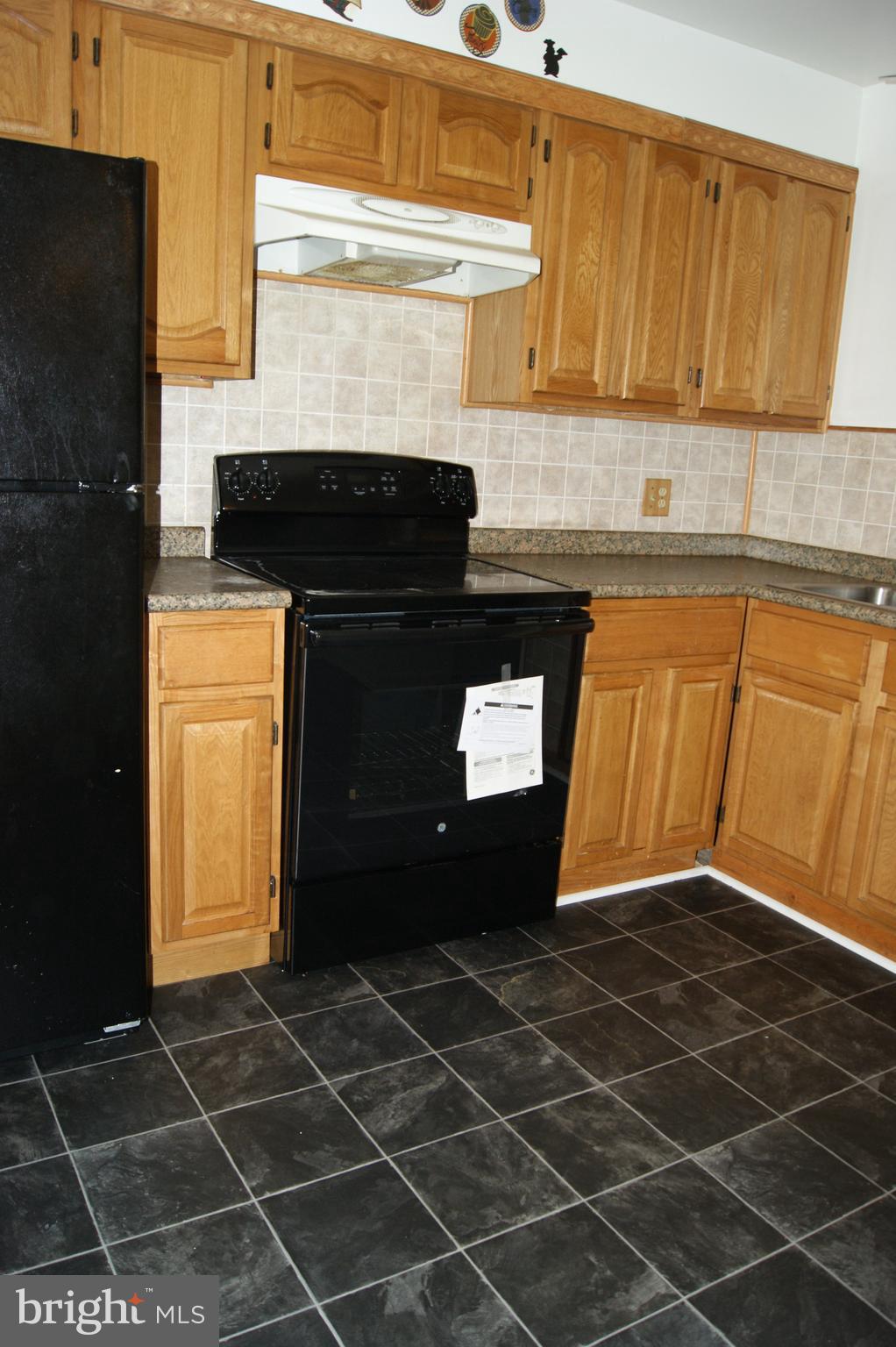 ASHLAND MEWS - Residential Lease