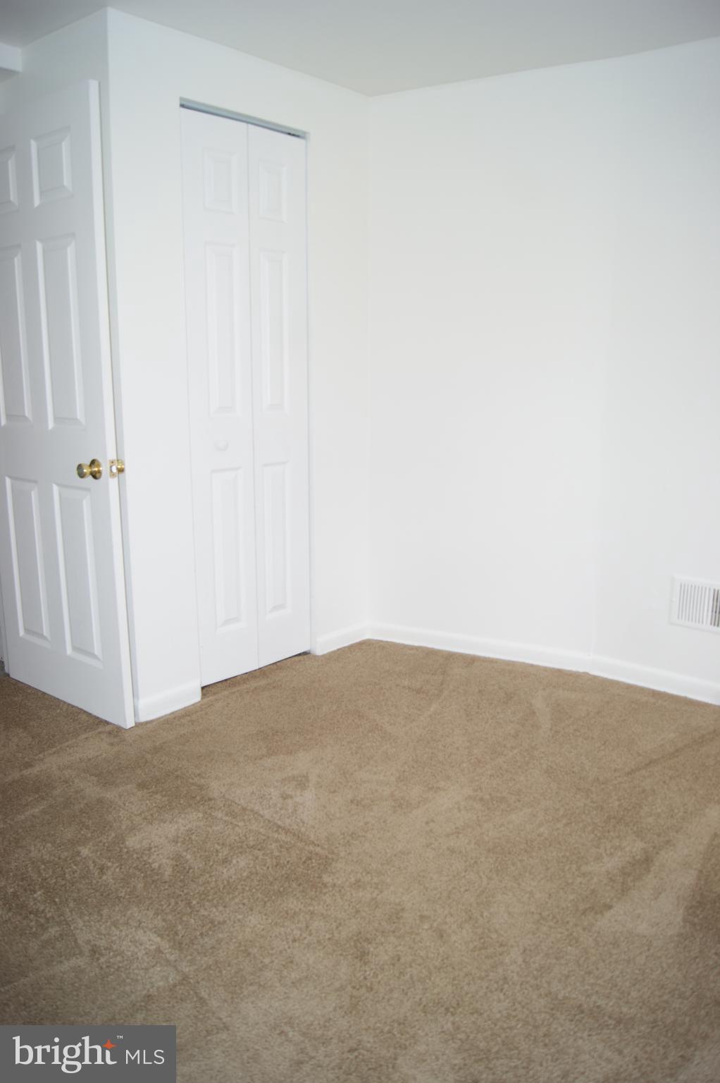 ASHLAND MEWS - Residential Lease