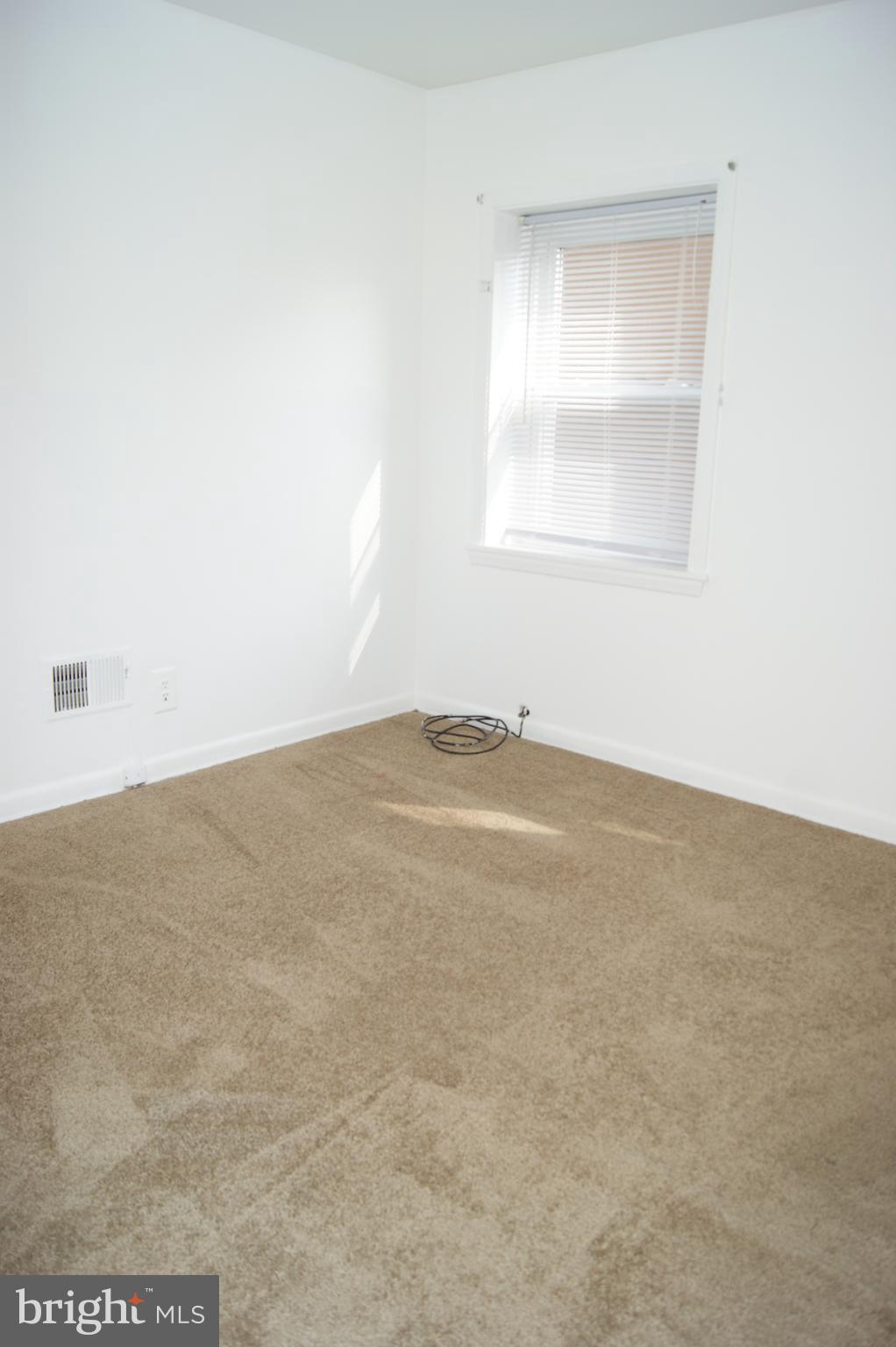 ASHLAND MEWS - Residential Lease