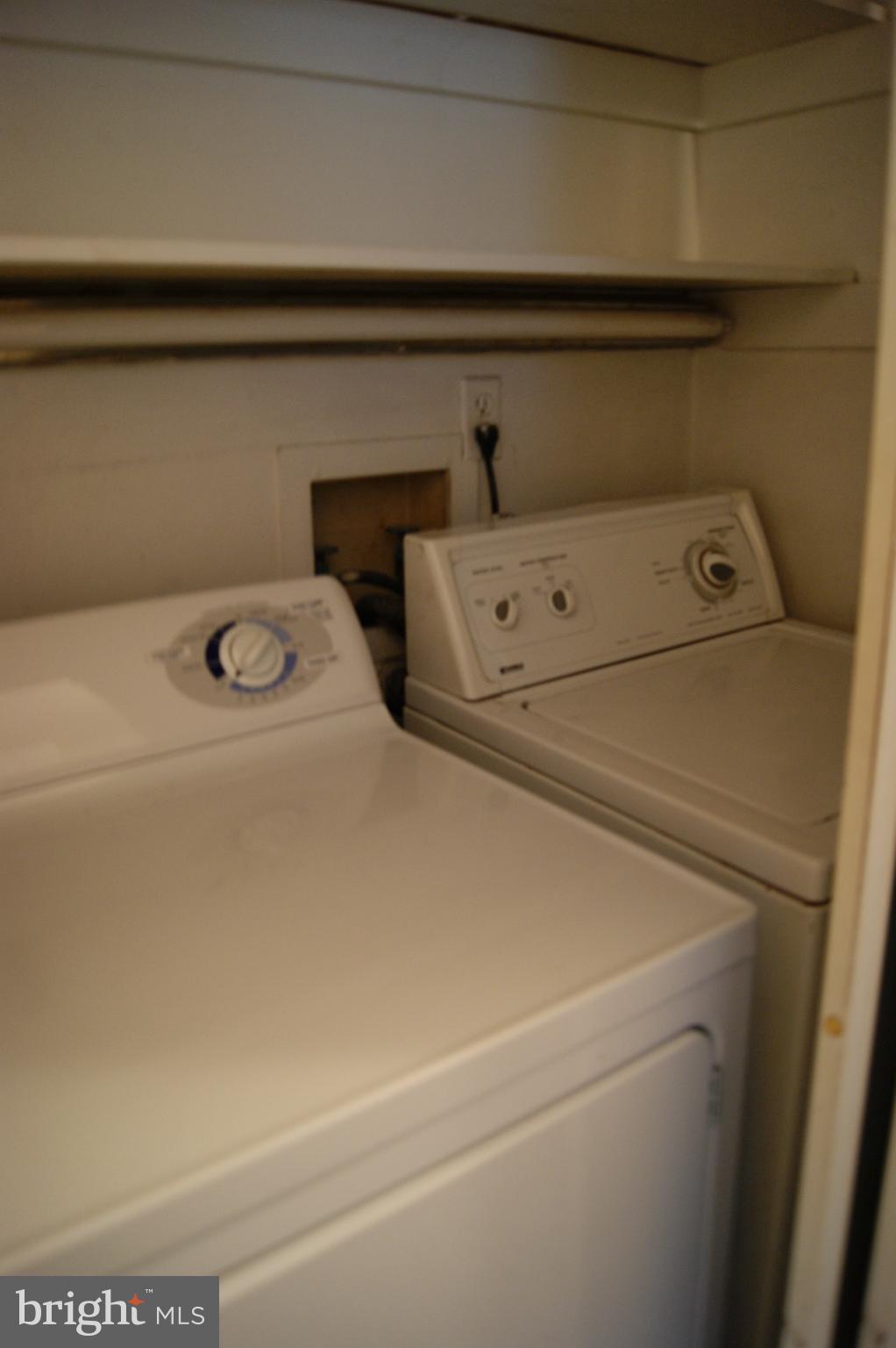 ASHLAND MEWS - Residential Lease