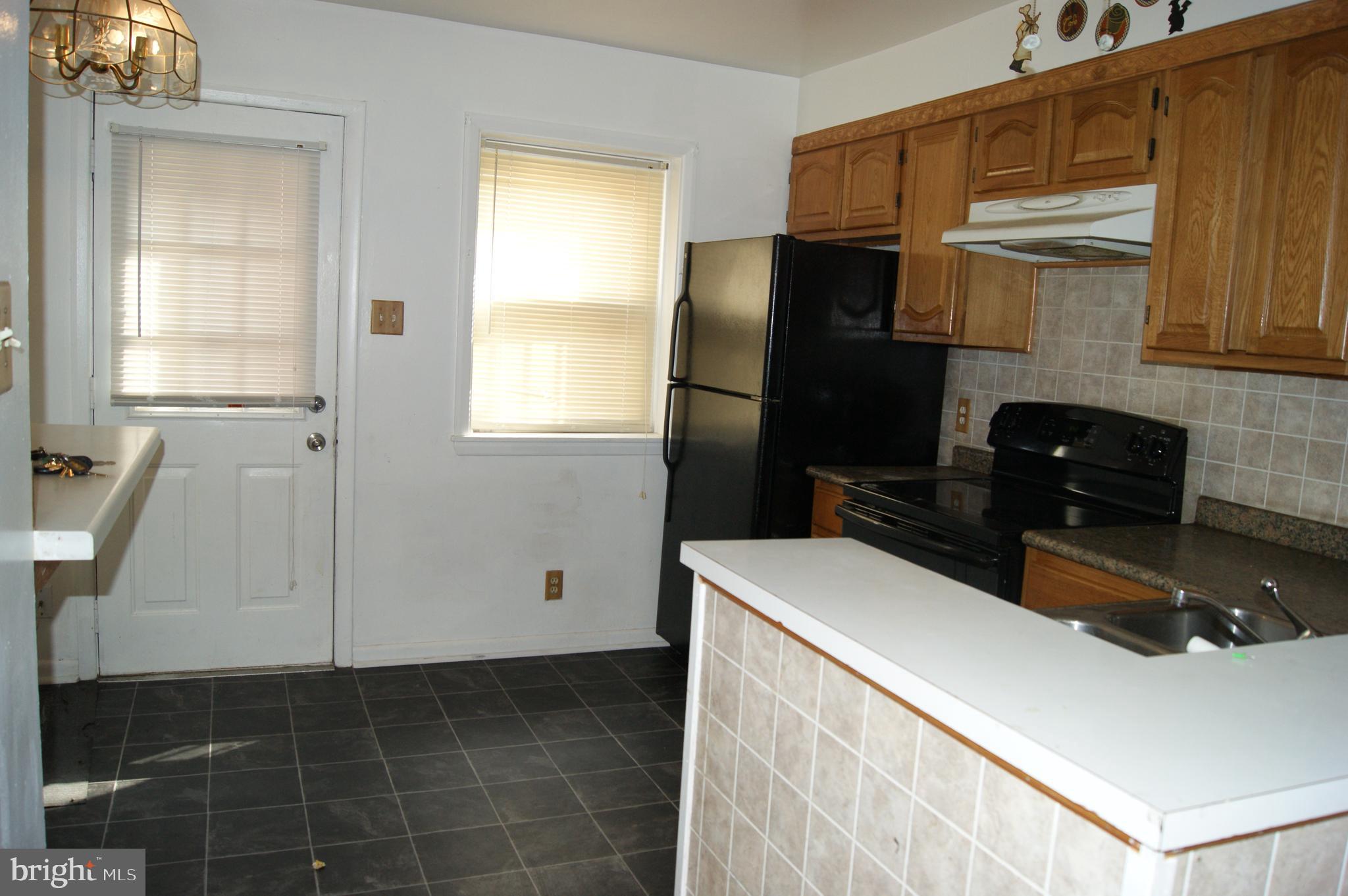 ASHLAND MEWS - Residential Lease