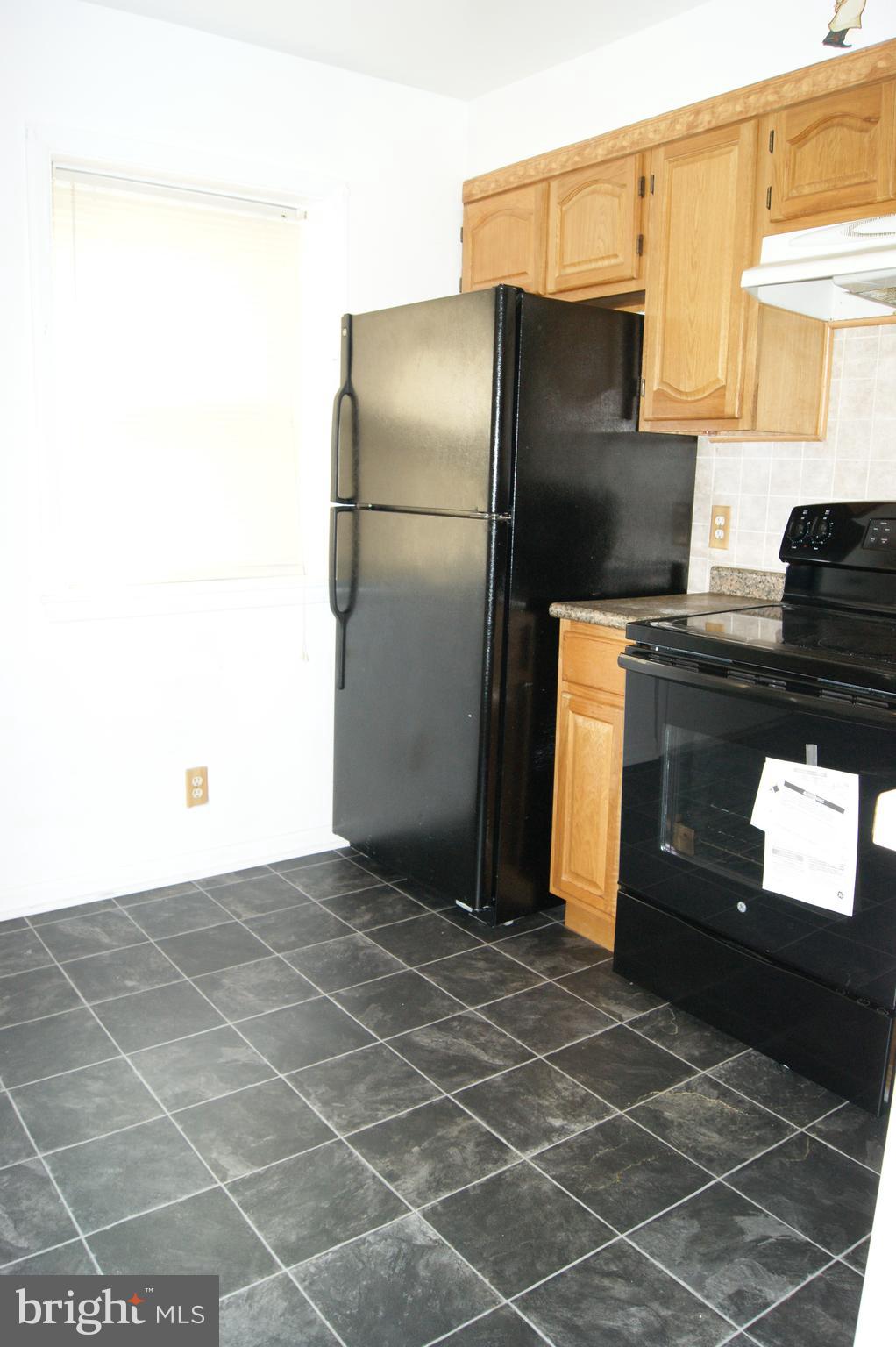 ASHLAND MEWS - Residential Lease