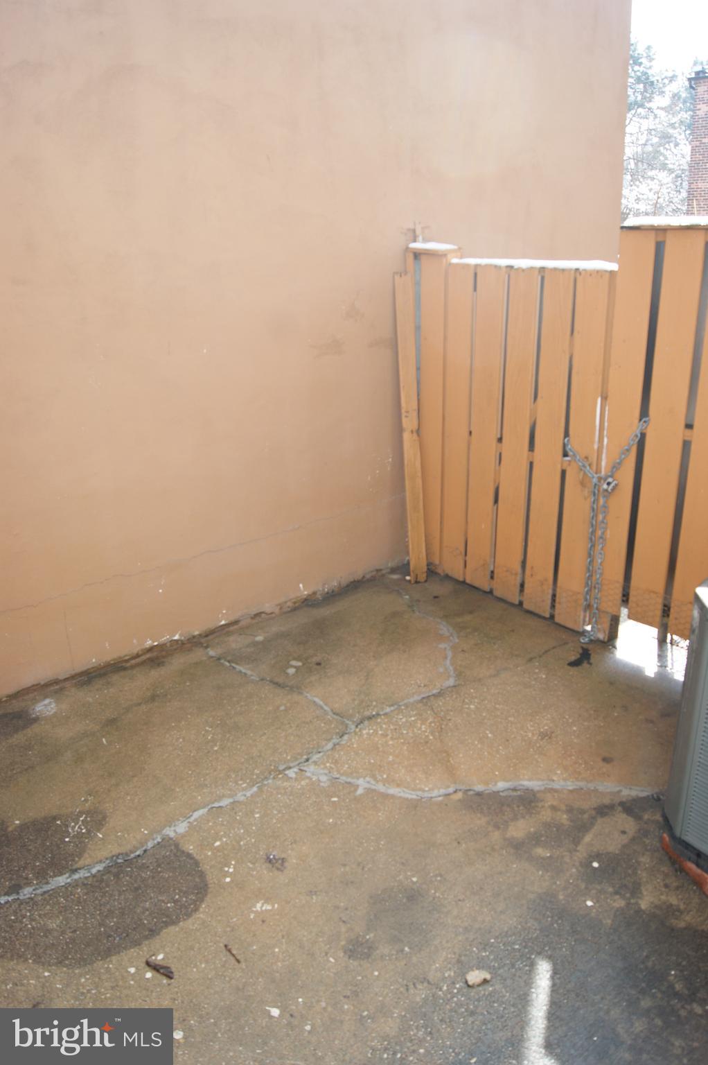 ASHLAND MEWS - Residential Lease