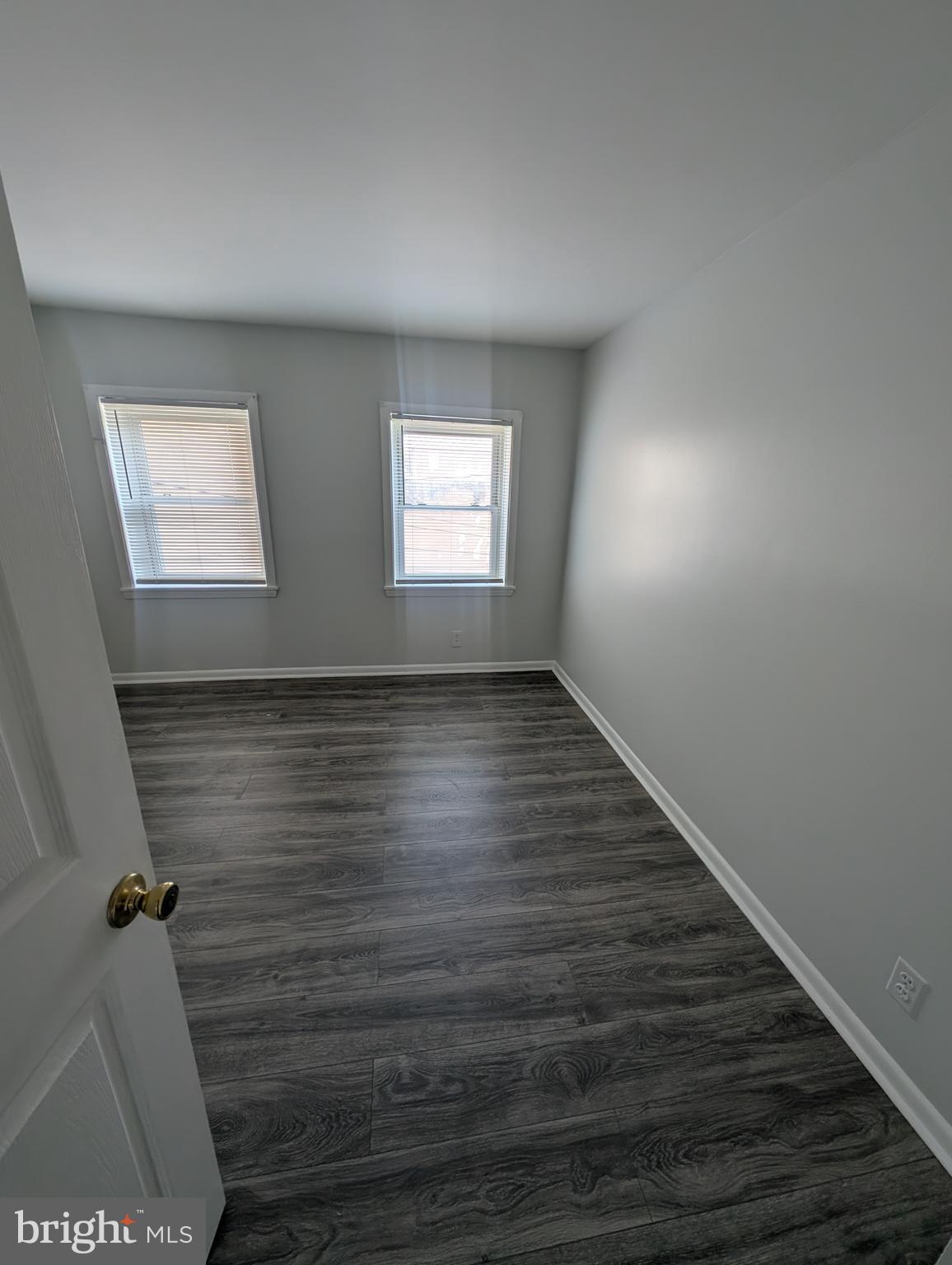 ASHLAND MEWS - Residential Lease