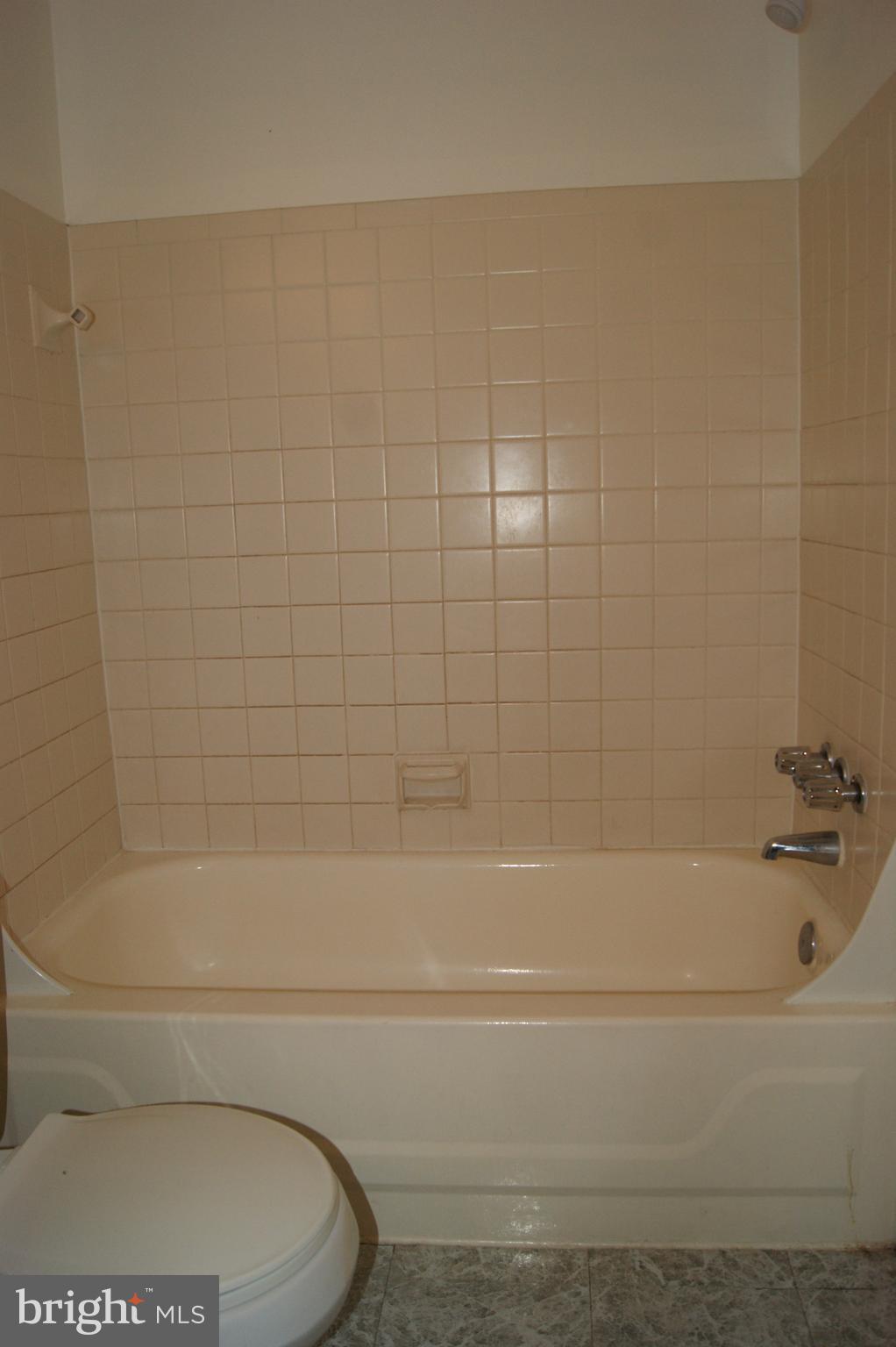 ASHLAND MEWS - Residential Lease