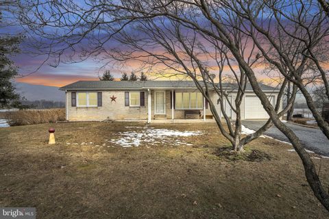 Homes For Sale - 647 N Middle Road Rd<br/> NEWVILLE, PA 17241