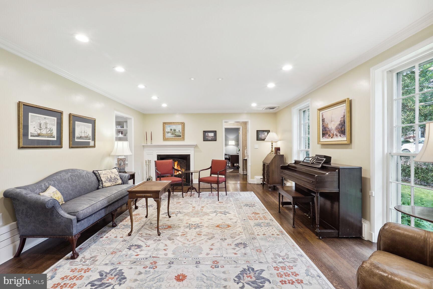 CHEVY CHASE - Residential