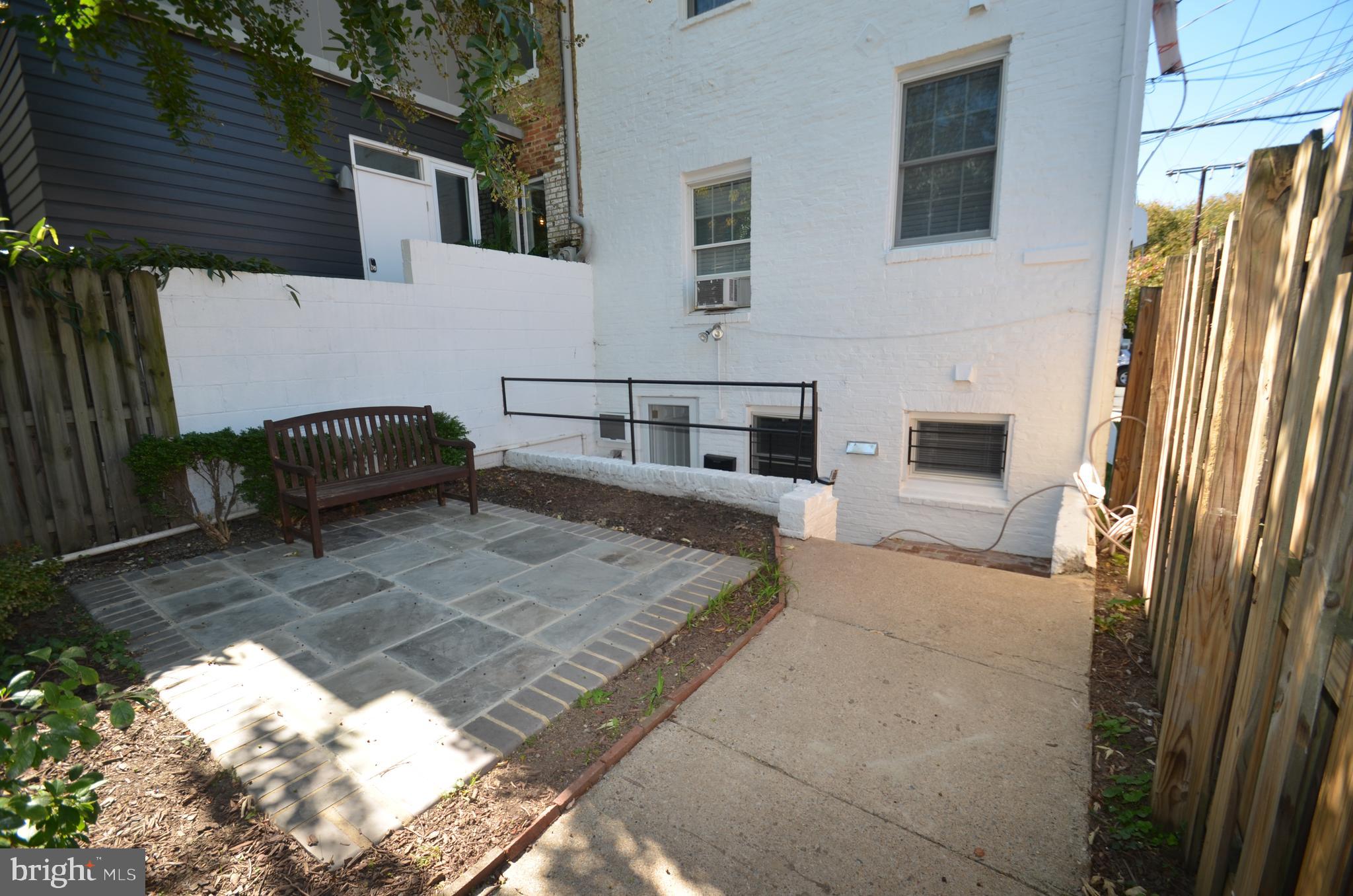 OLD TOWN ALEXANDRIA - Residential Lease