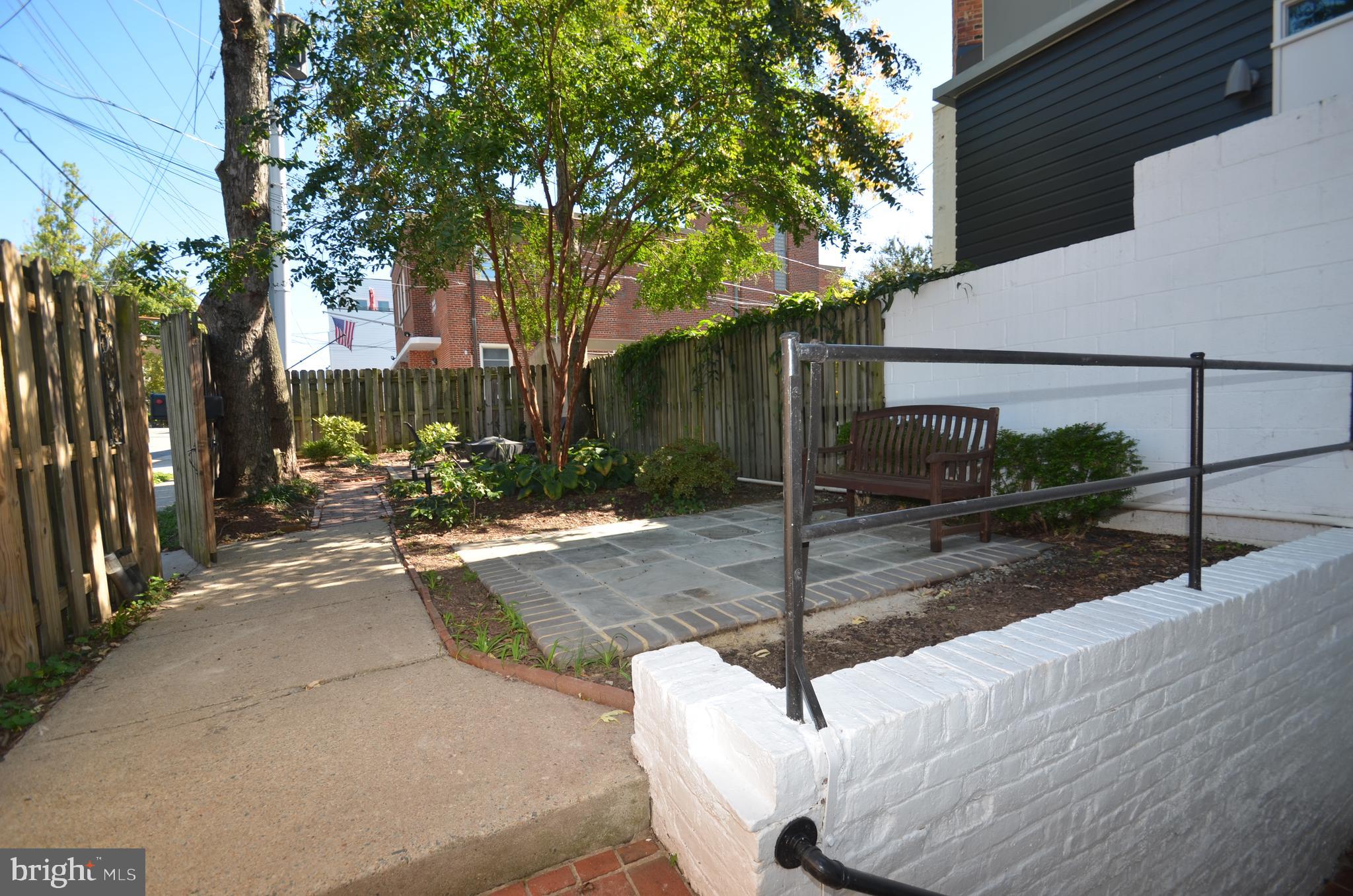 OLD TOWN ALEXANDRIA - Residential Lease