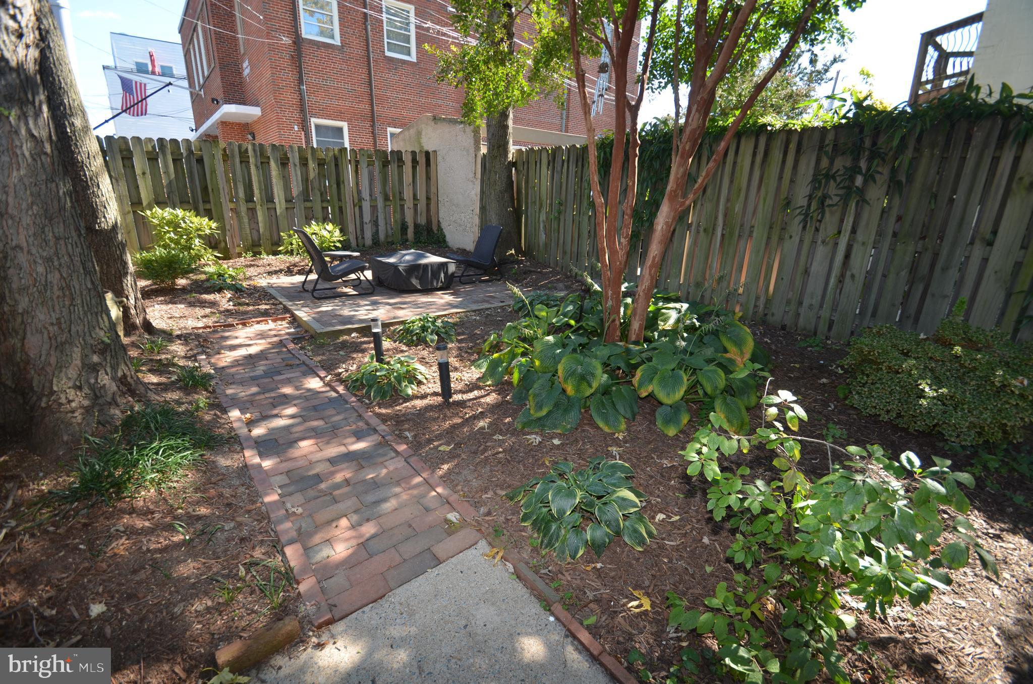 OLD TOWN ALEXANDRIA - Residential Lease