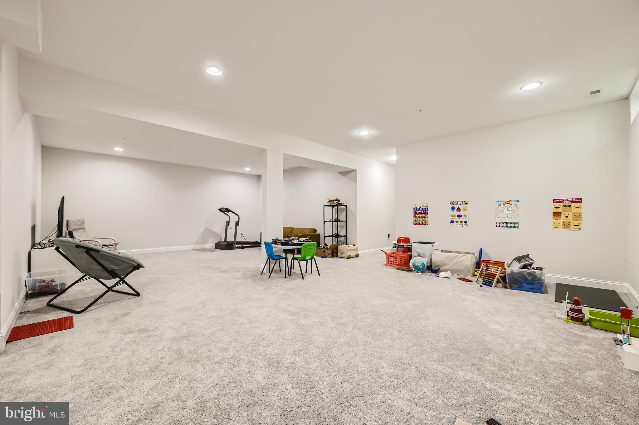 GREENLEIGH AT CROSSROADS - Residential Lease