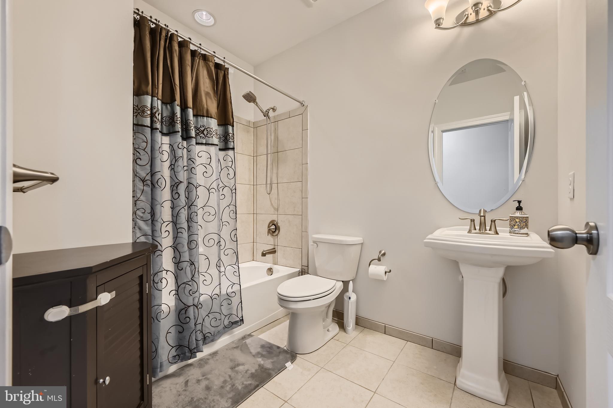 GREENLEIGH AT CROSSROADS - Residential Lease