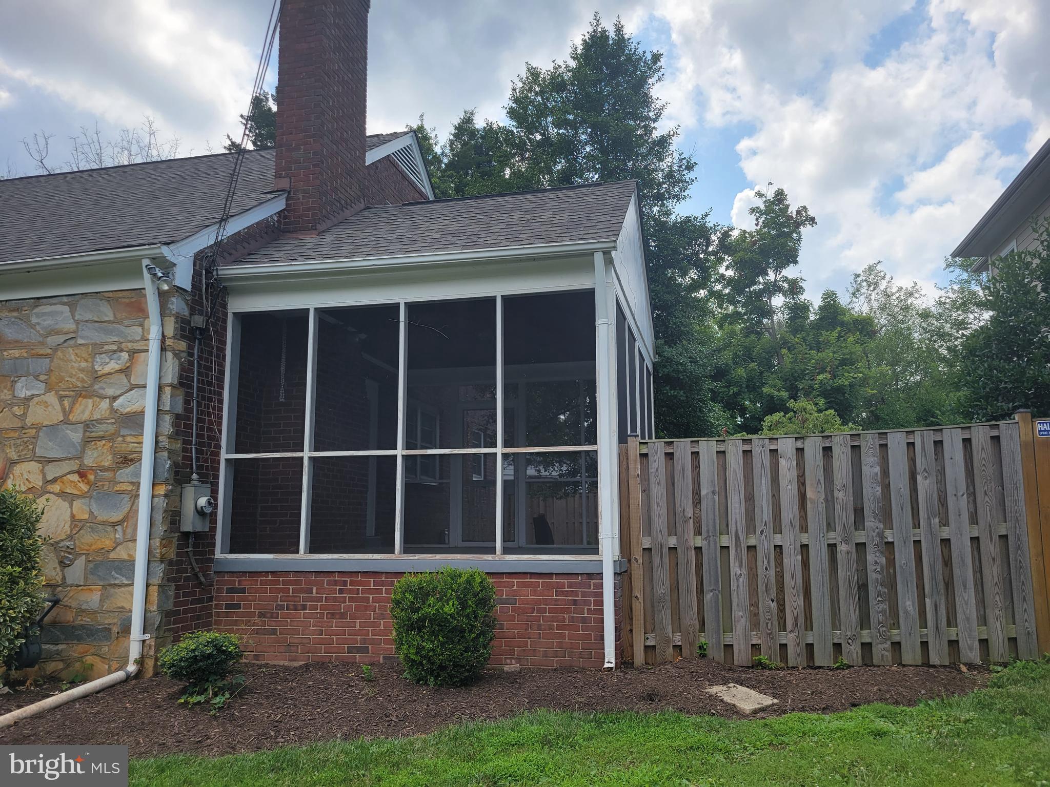 EAST FALLS CHURCH - Residential Lease