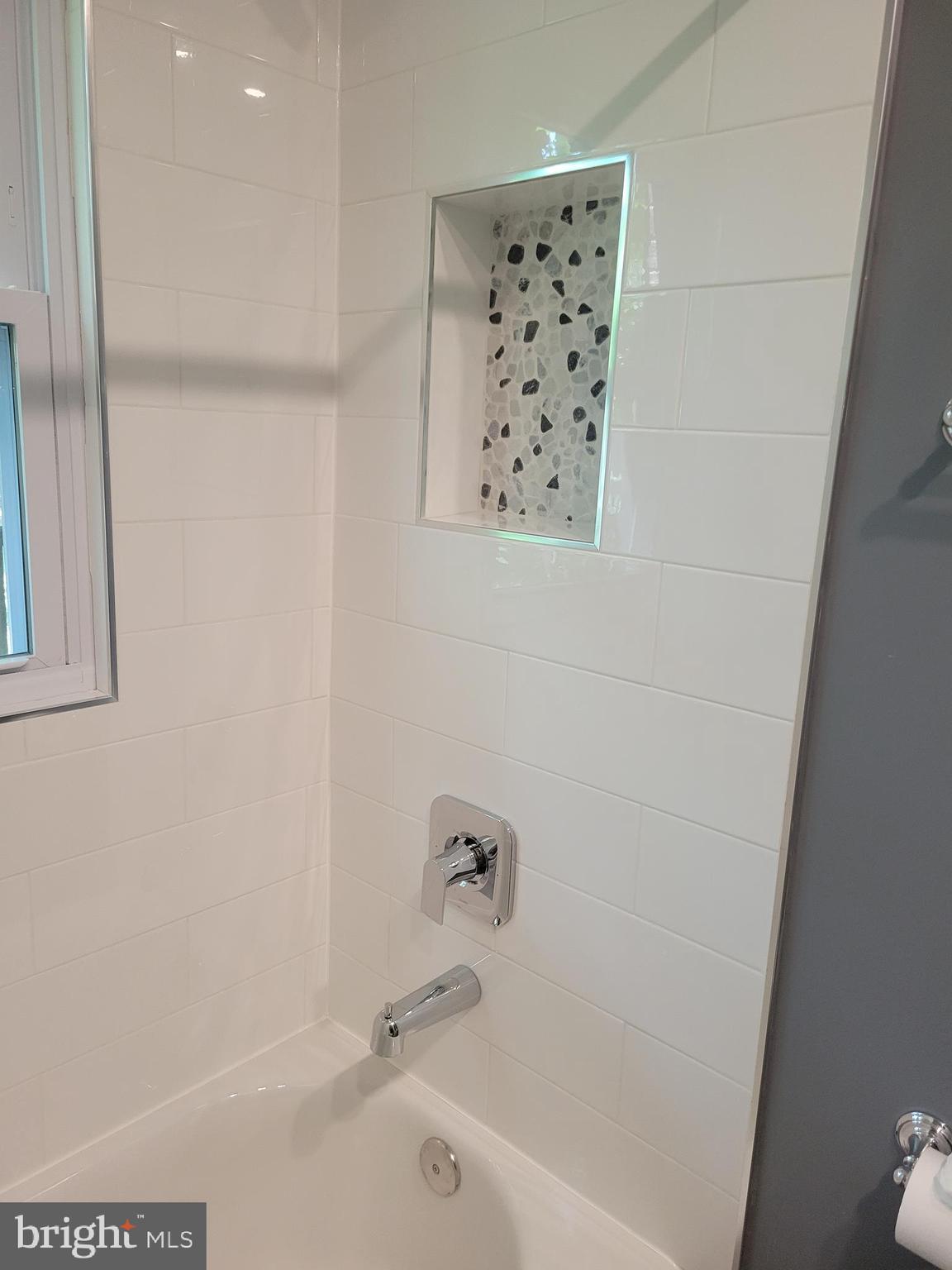 EAST FALLS CHURCH - Residential Lease