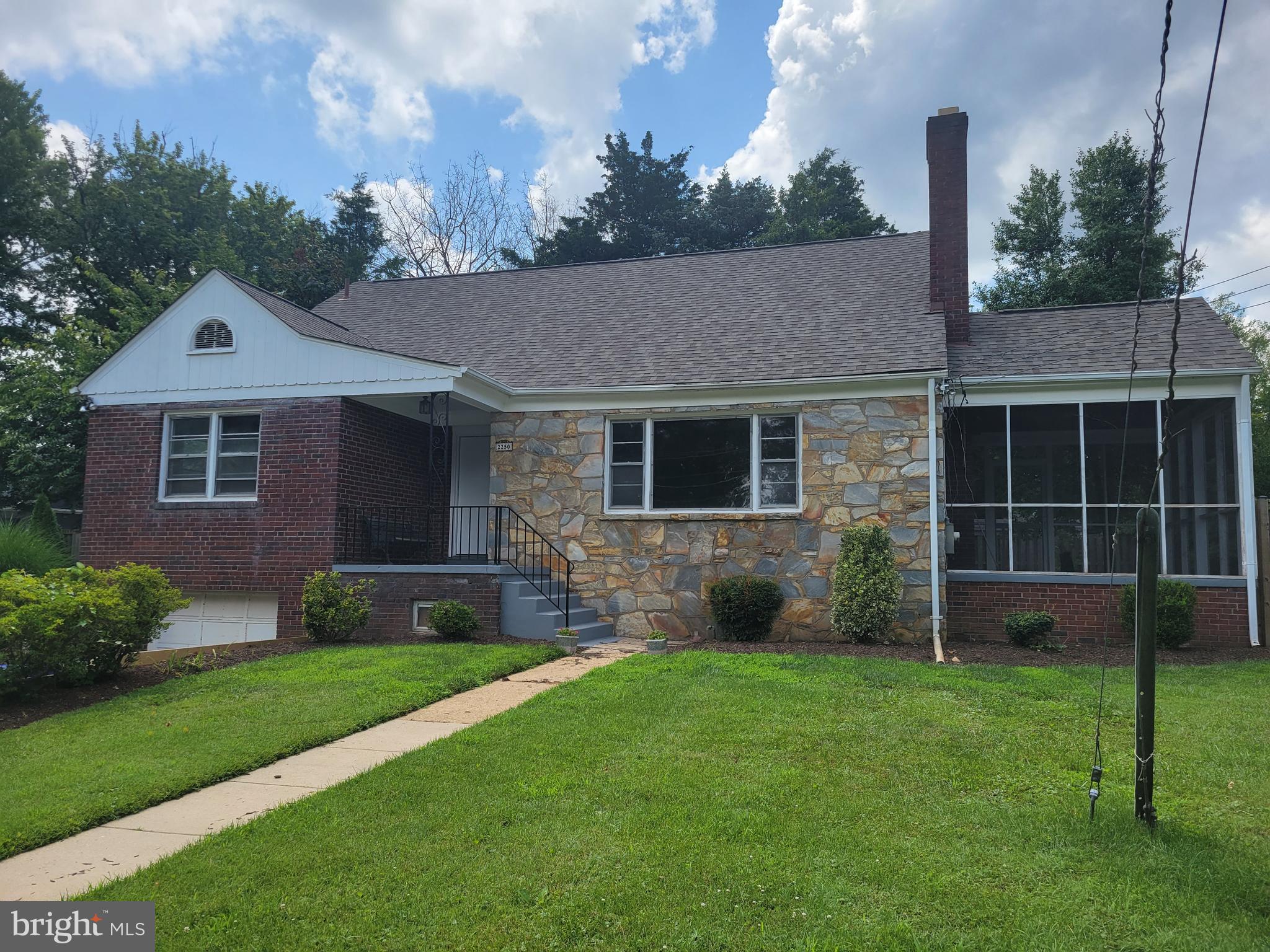 EAST FALLS CHURCH - Residential Lease